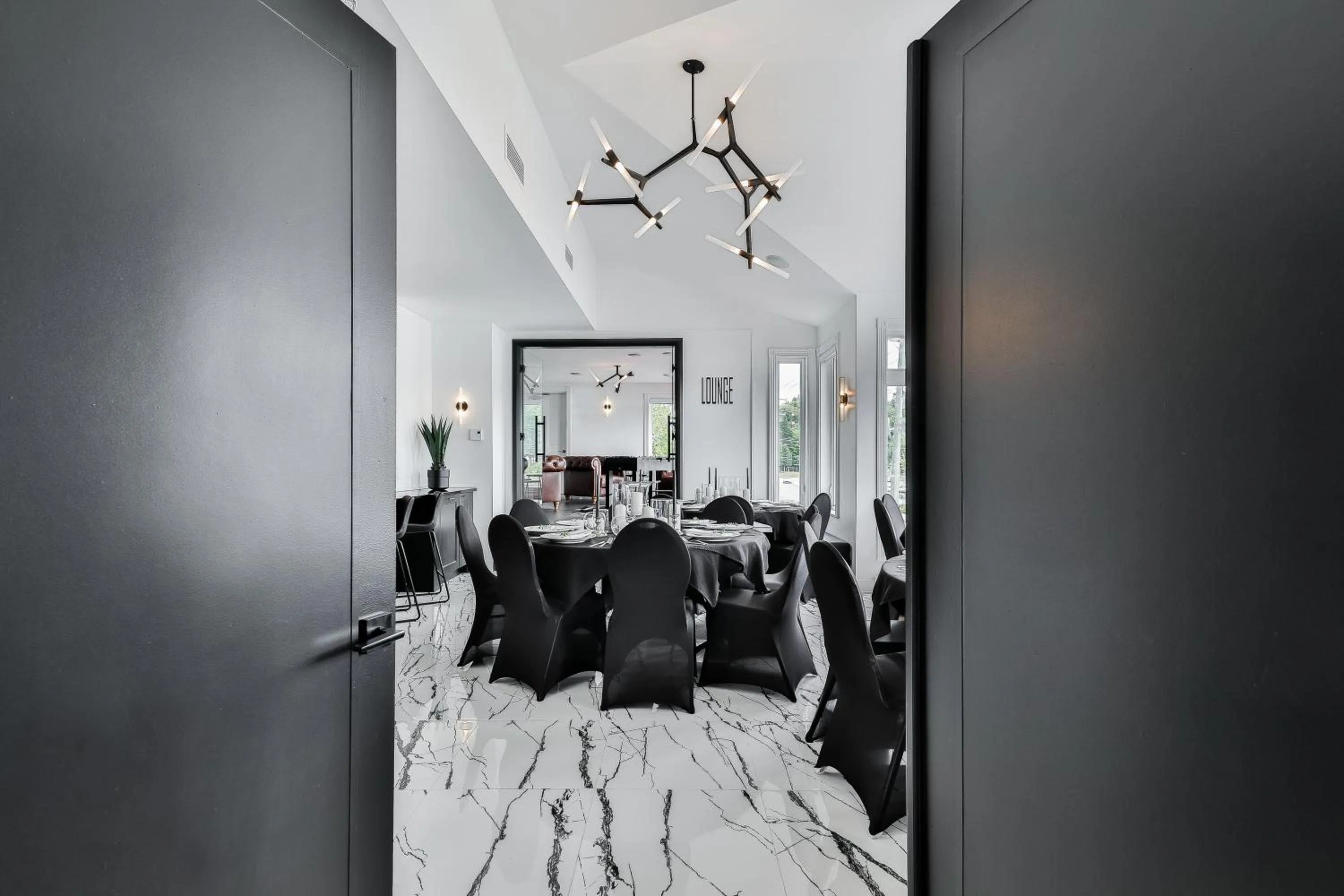 People in Auberge du Lac des Sables