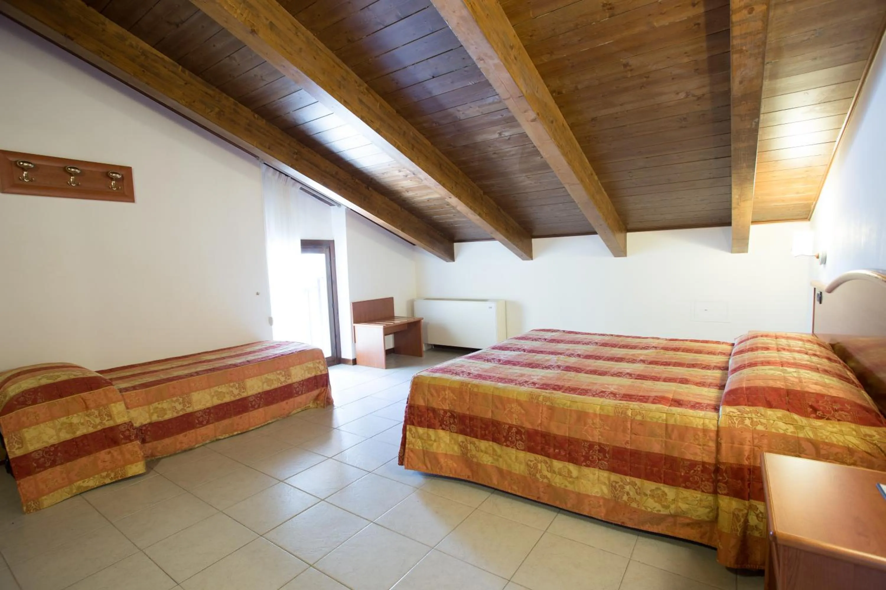 Photo of the whole room, Bed in Vald Hotel