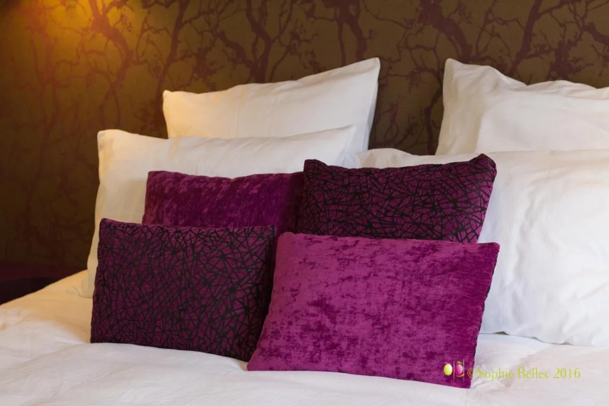 Decorative detail, Bed in L'Hostellerie d'Acquigny