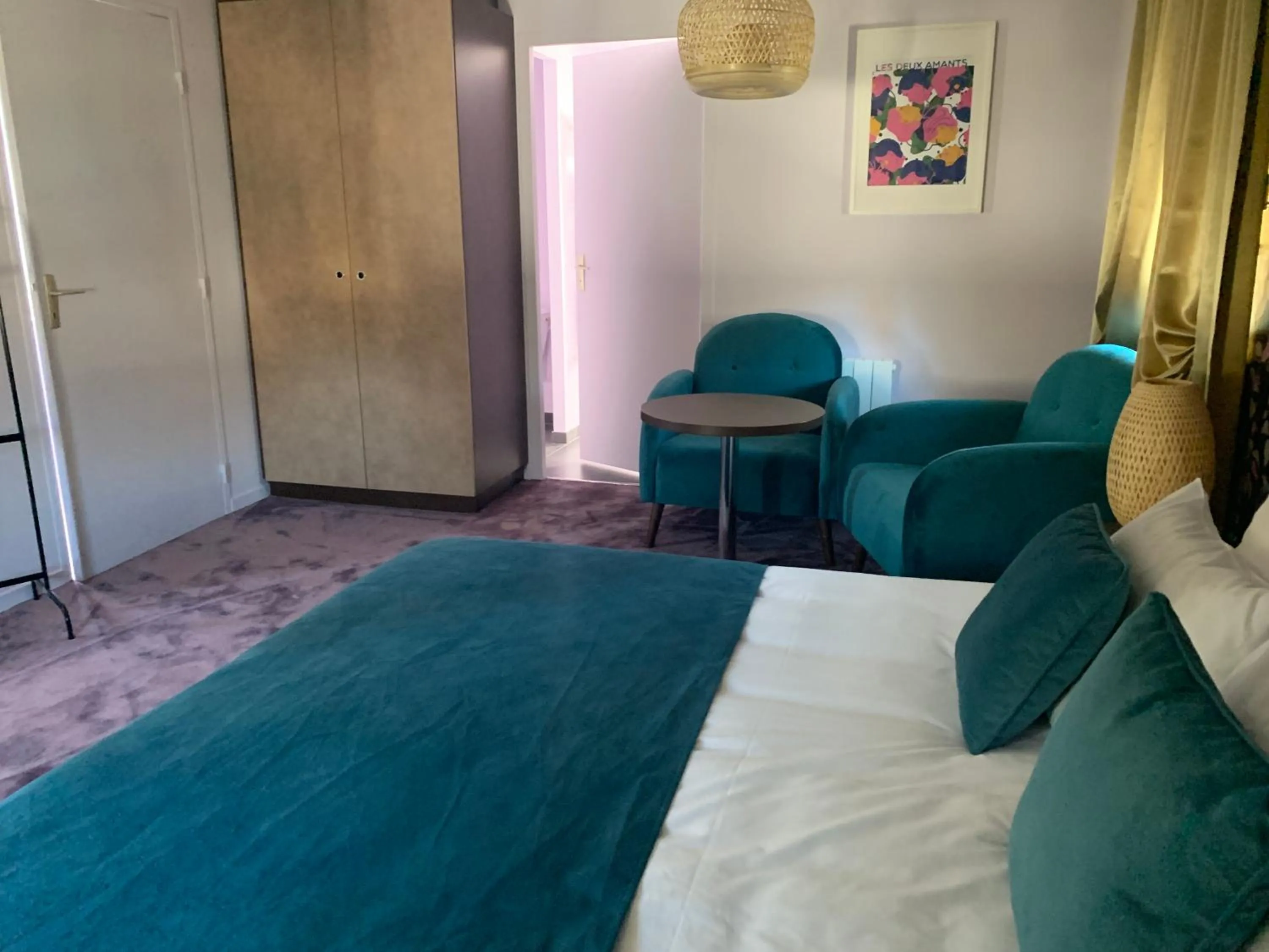 Bed in L'Hostellerie d'Acquigny