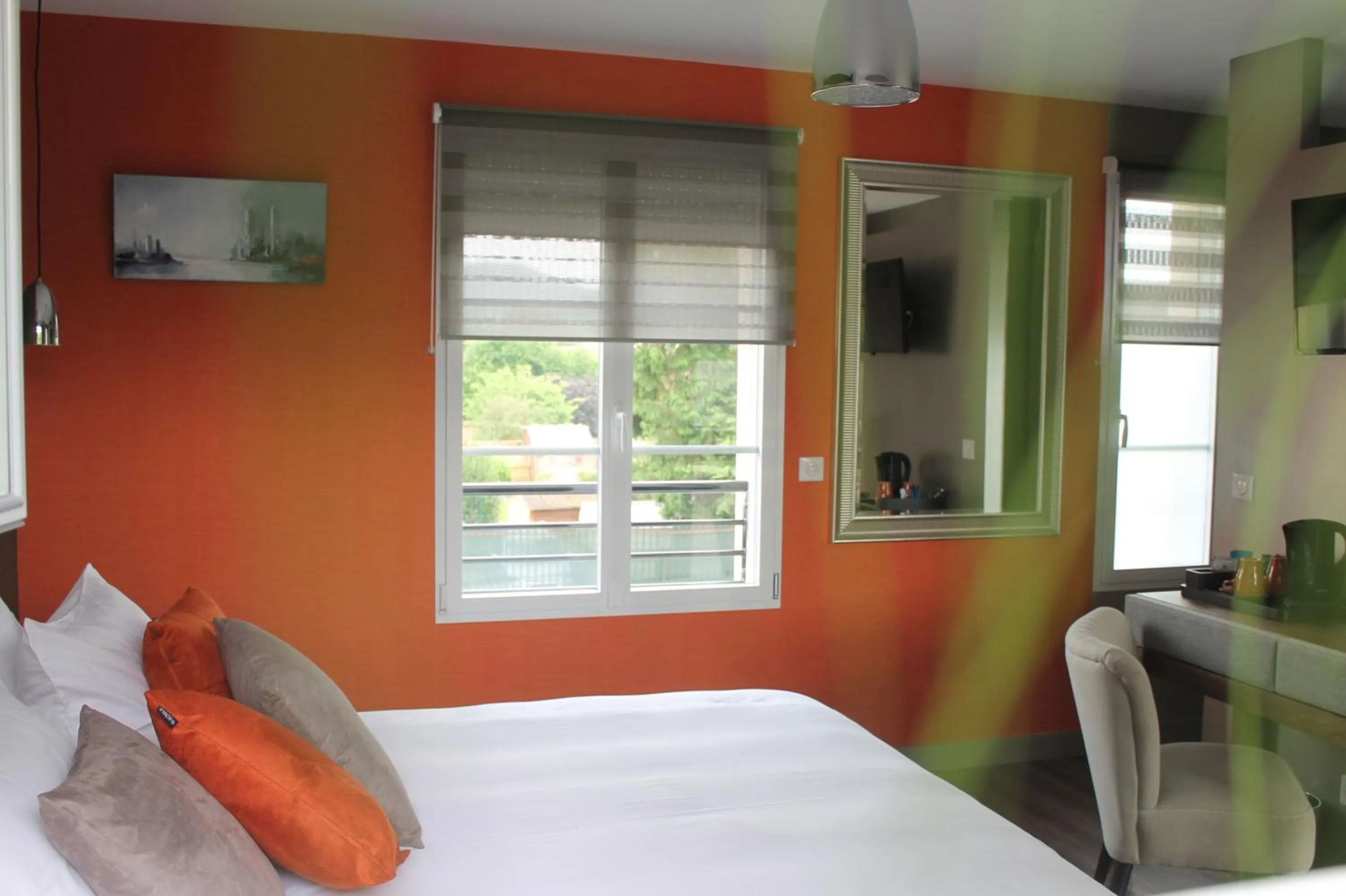 Bed in L'Hostellerie d'Acquigny