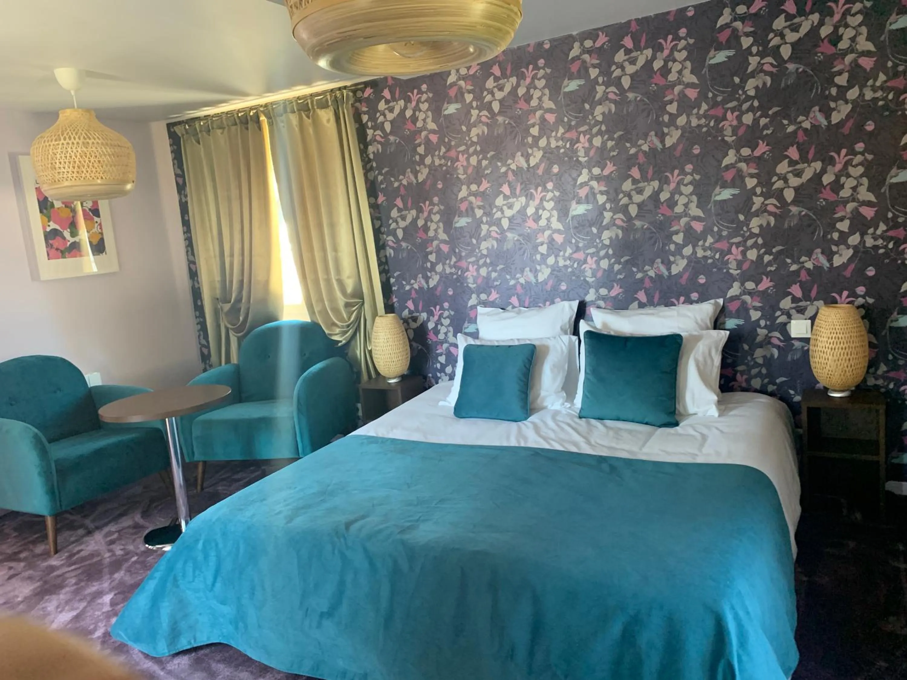 Bed in L'Hostellerie d'Acquigny