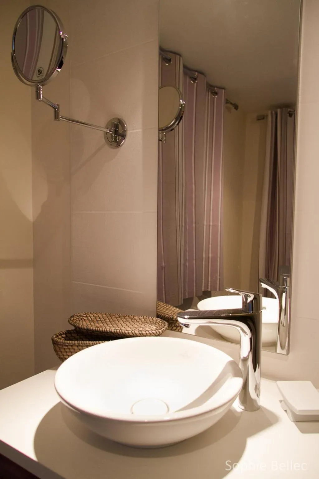 Bathroom in L'Hostellerie d'Acquigny