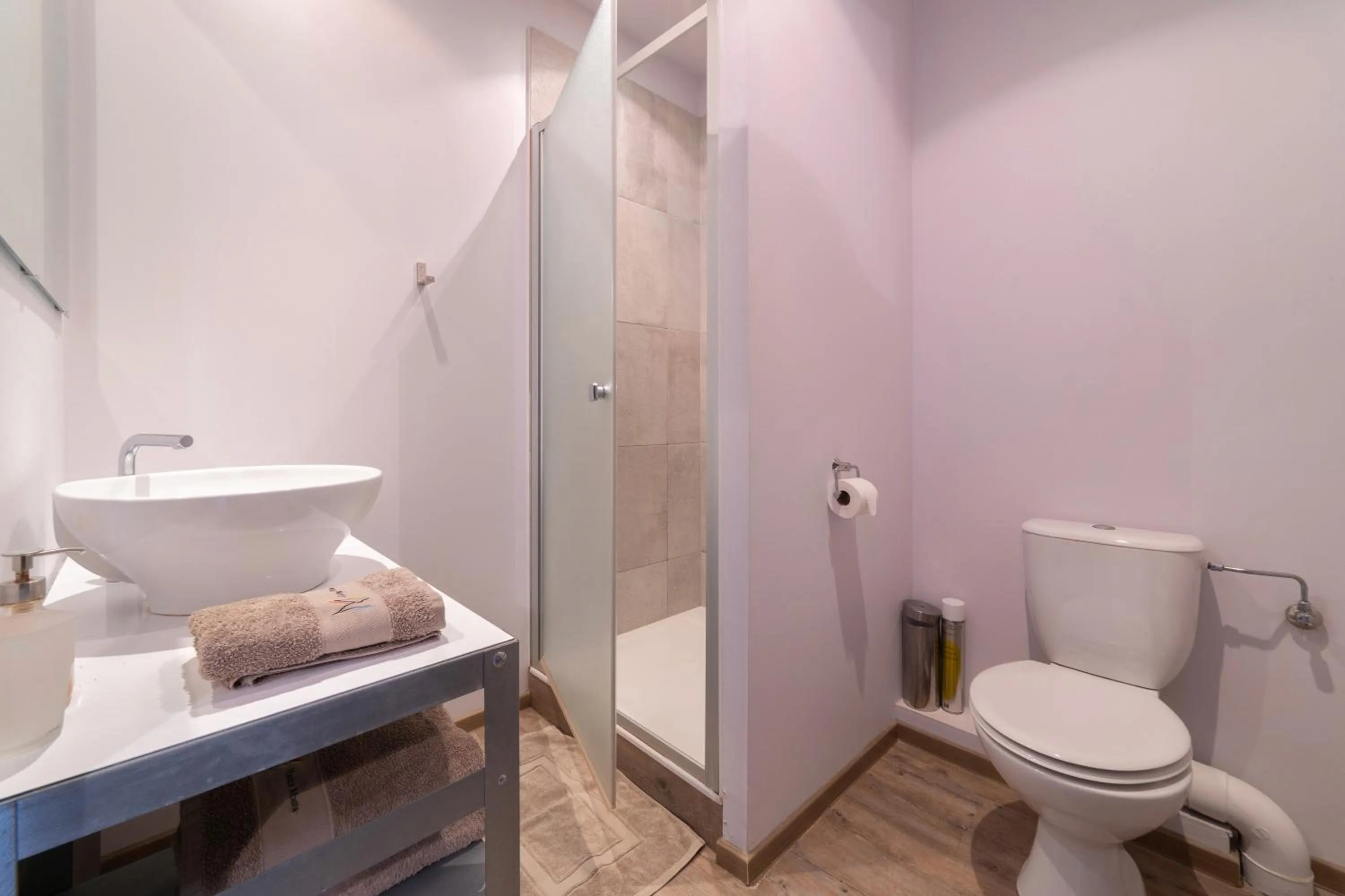 Shower in Maison Mondrian