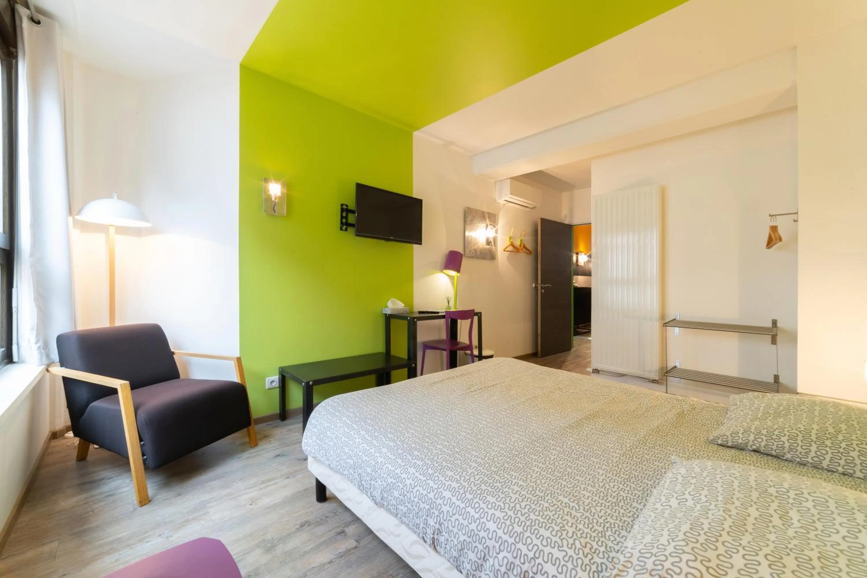 Bed in Maison Mondrian