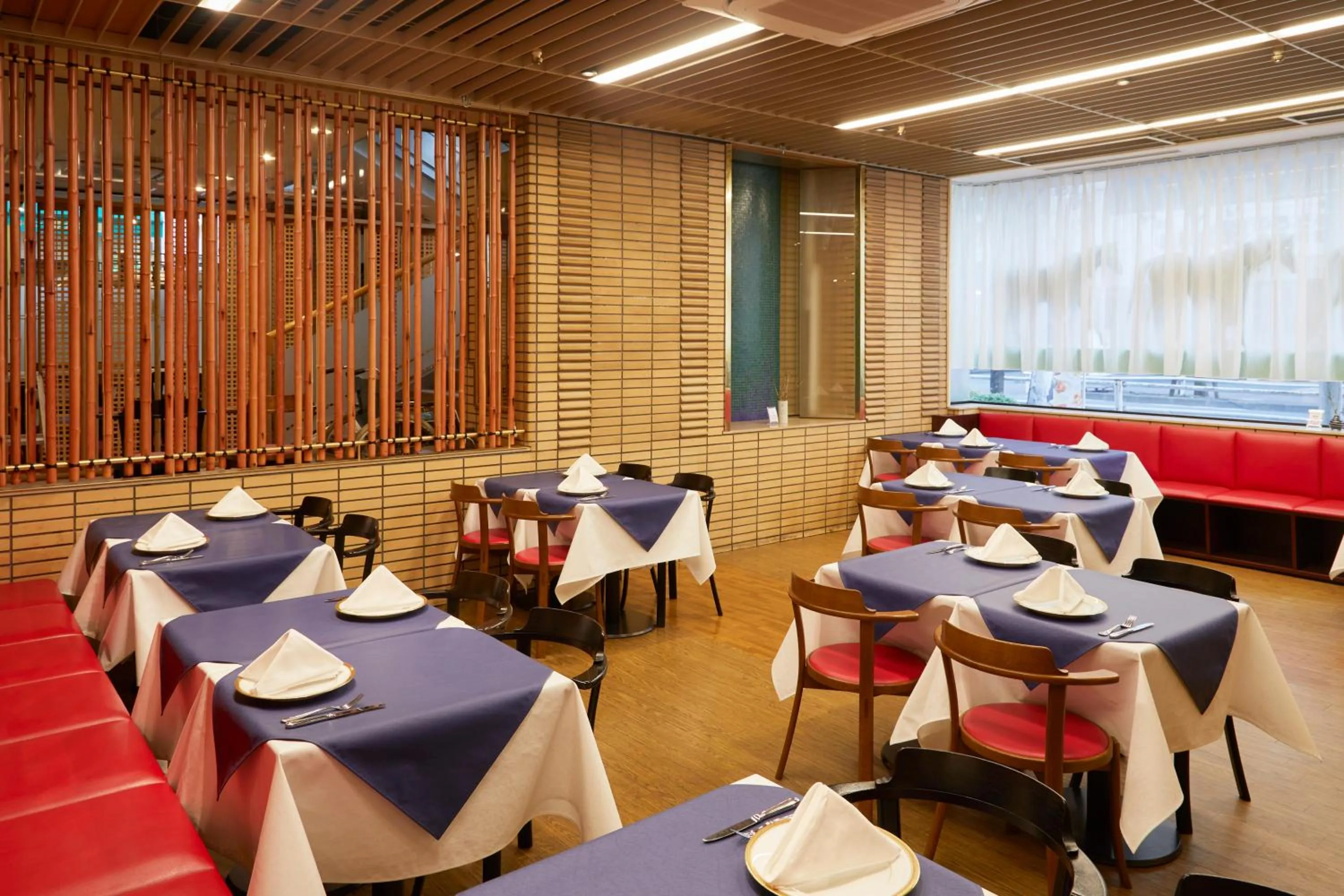 Restaurant/places to eat in Hotel Continental Fuchu