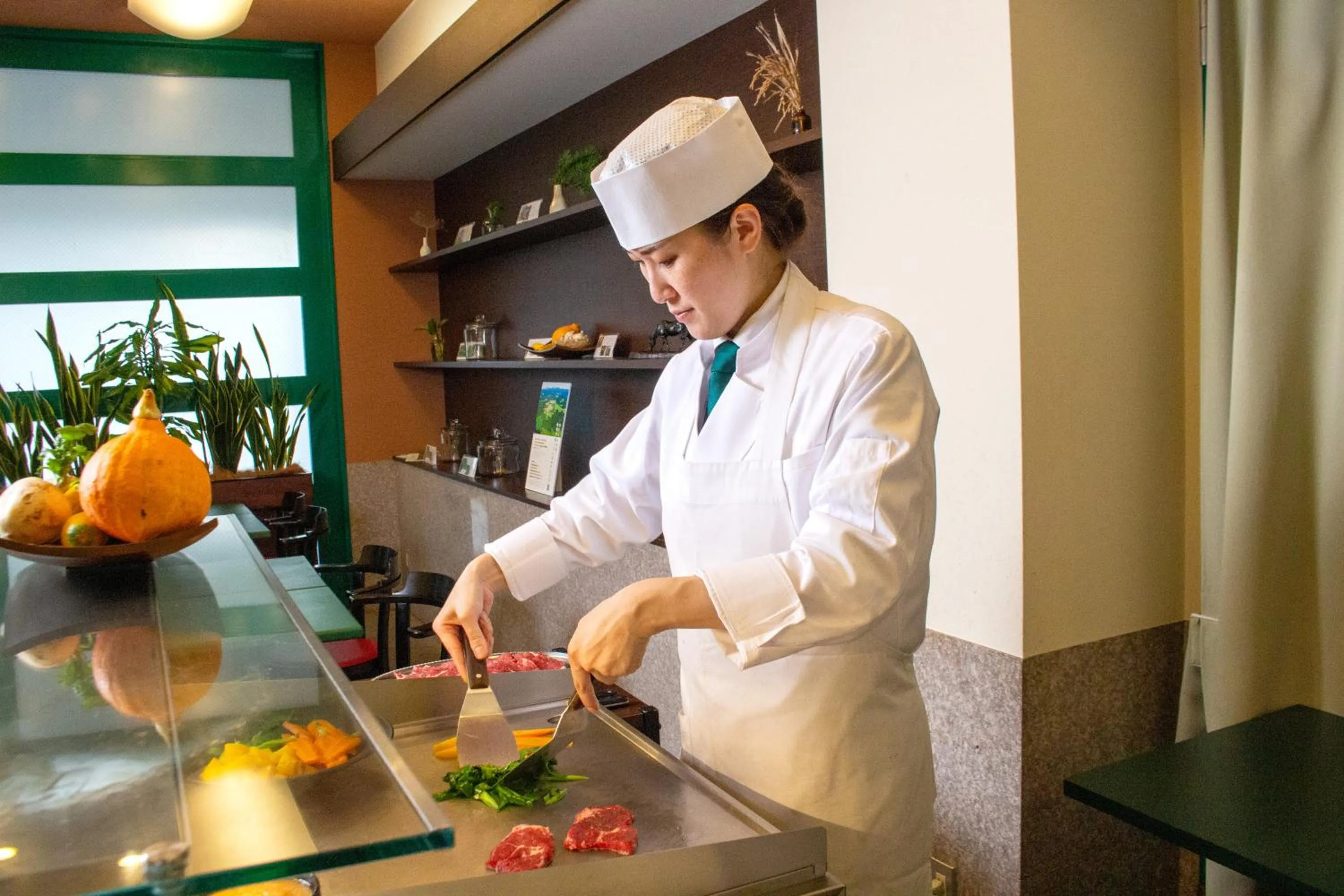 Restaurant/places to eat in Hotel Continental Fuchu