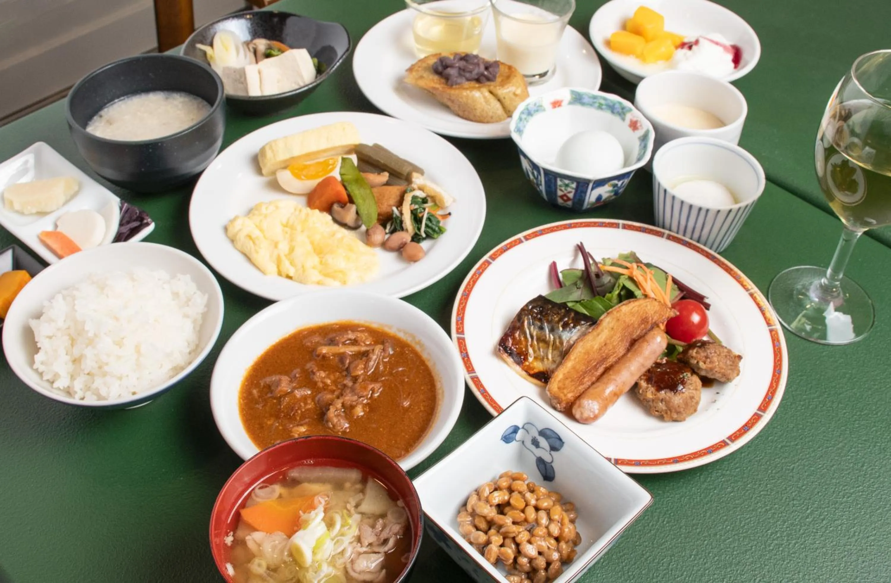 Restaurant/places to eat in Hotel Continental Fuchu