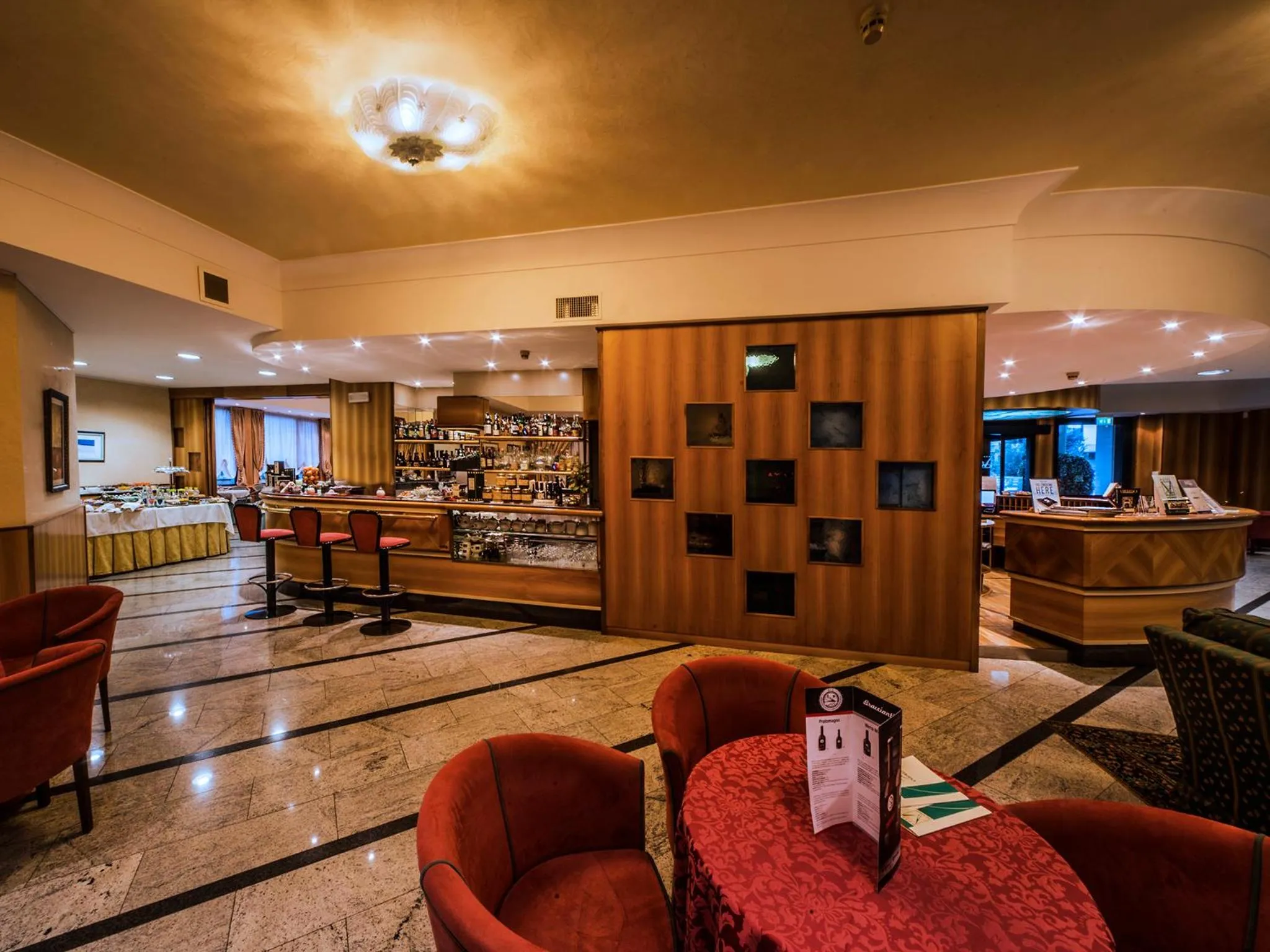 Lounge or bar in Hotel Valdarno