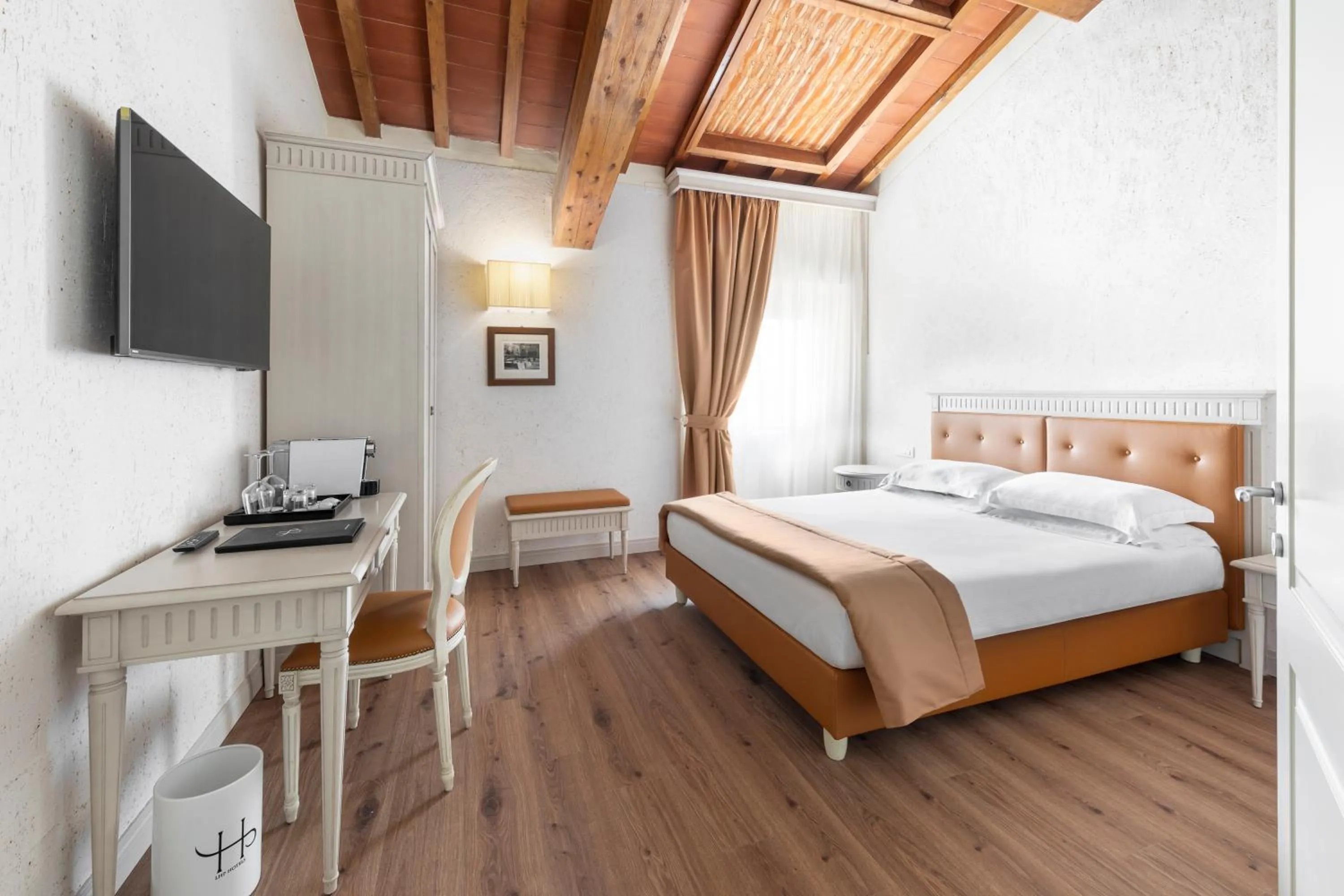 Bedroom, Bed in LHP Certaldo Resort