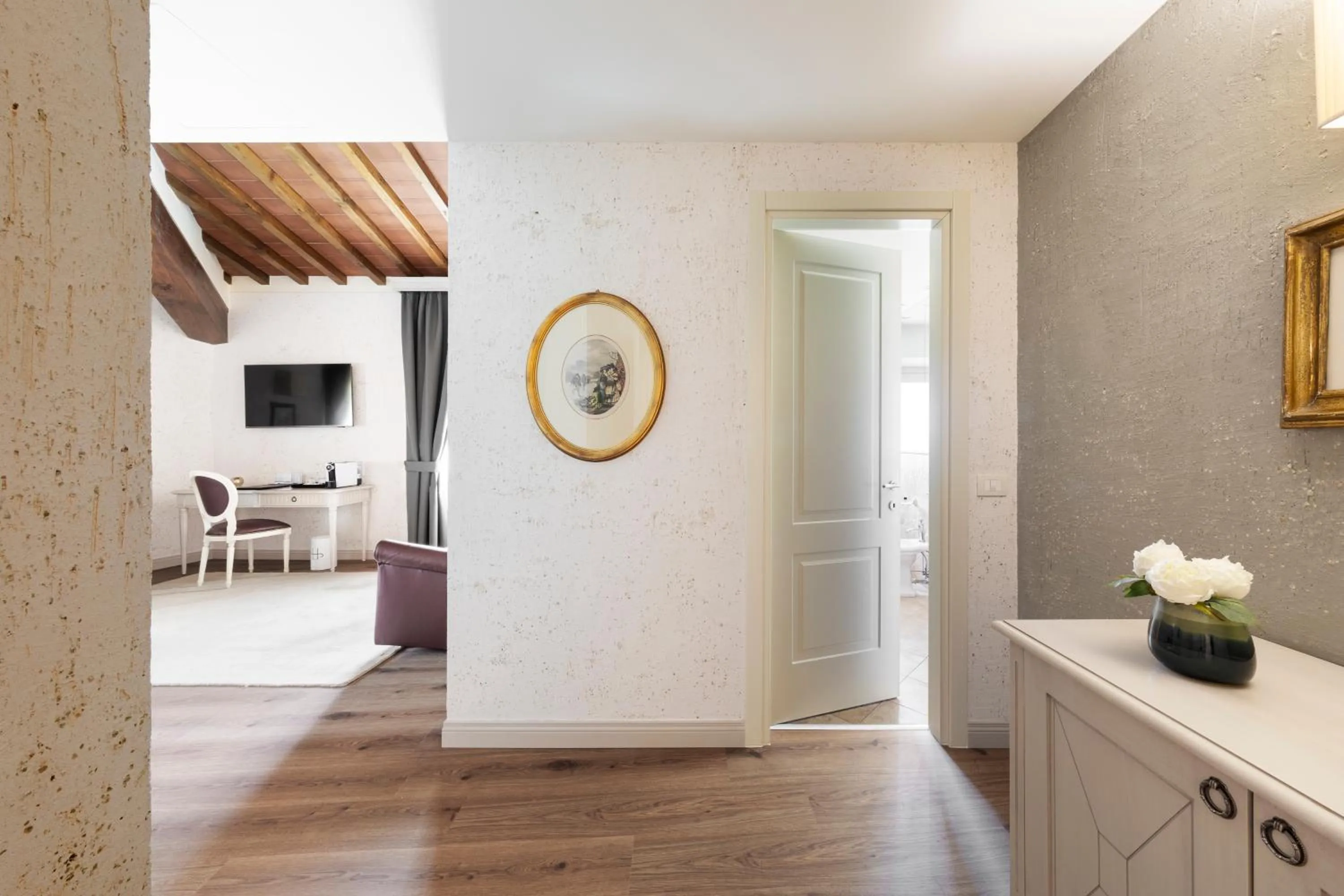 Photo of the whole room in LHP Certaldo Resort