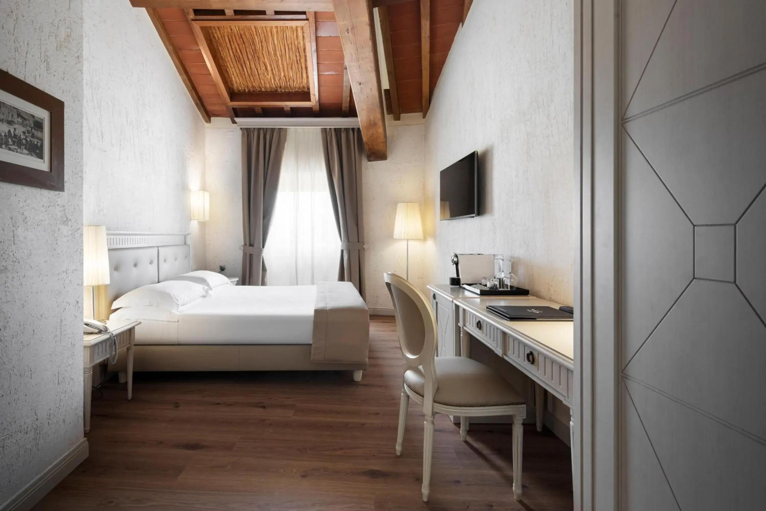 Standard Double Room in LHP Certaldo Resort Standard Double Room in LHP Certaldo Resort