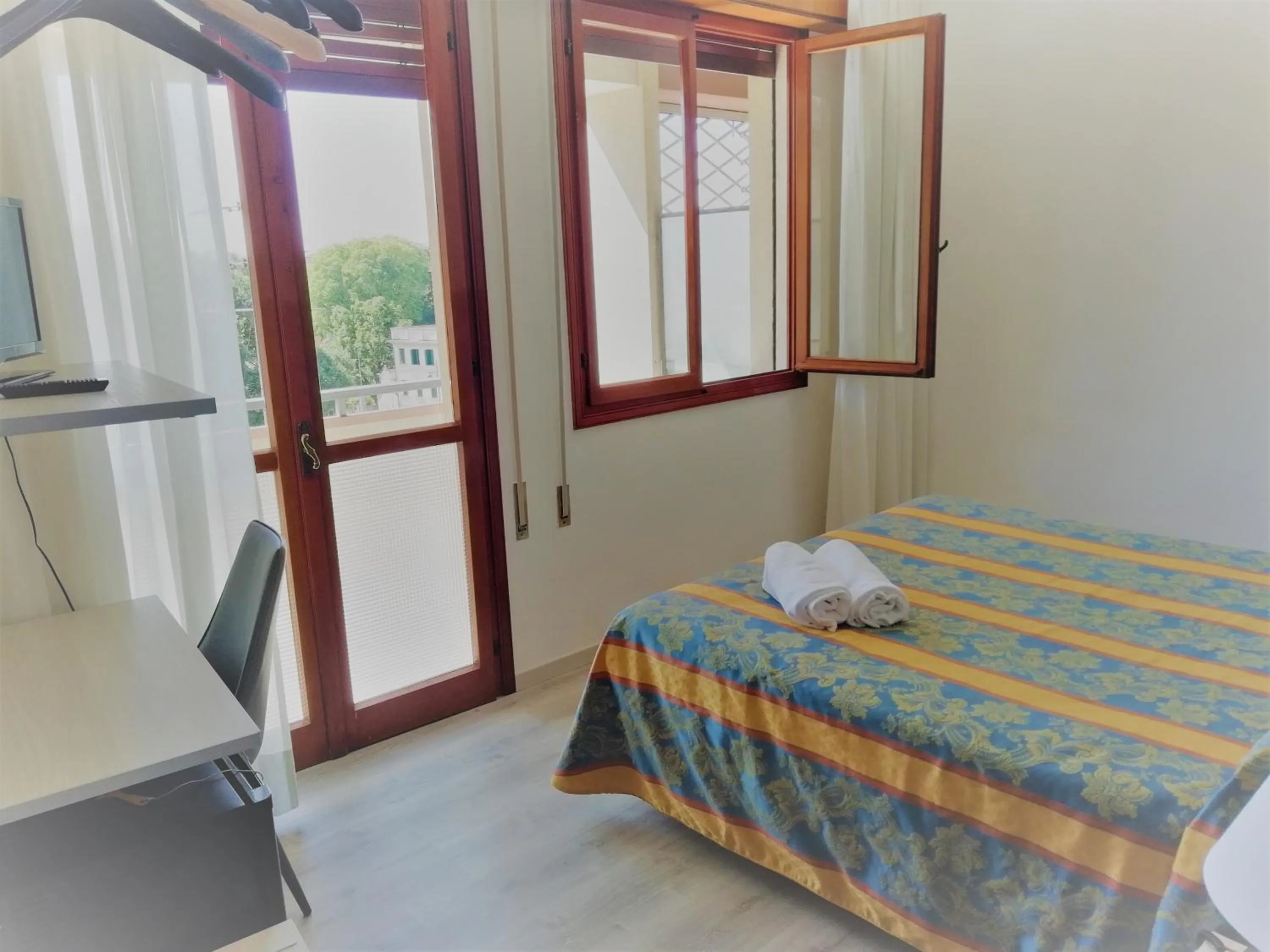 Bedroom, Bed in Hotel Kristall