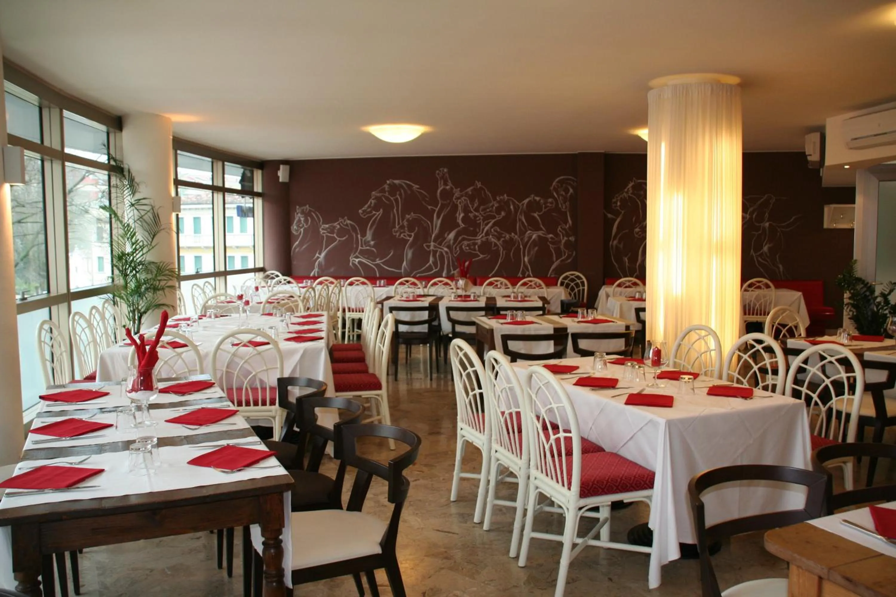 Restaurant/places to eat in Hotel Kristall