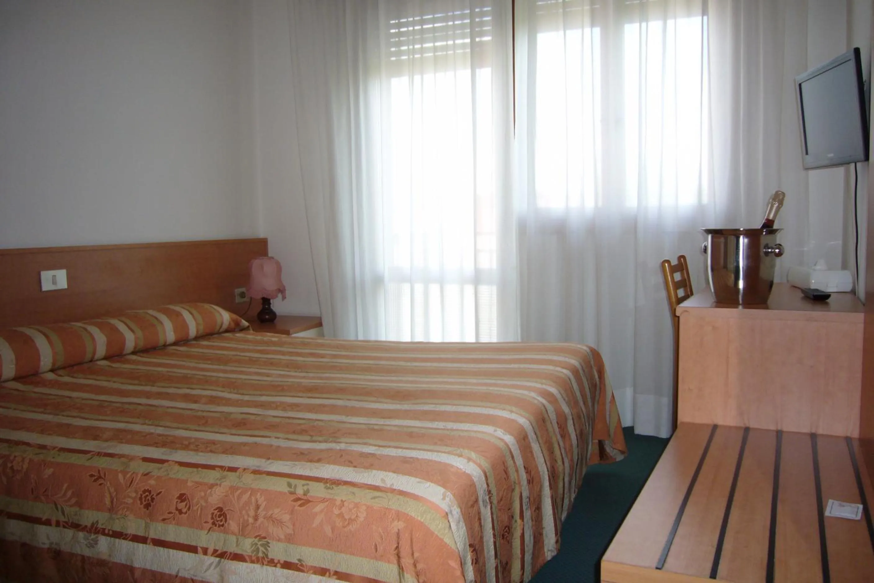 Bedroom, Bed in Hotel Kristall