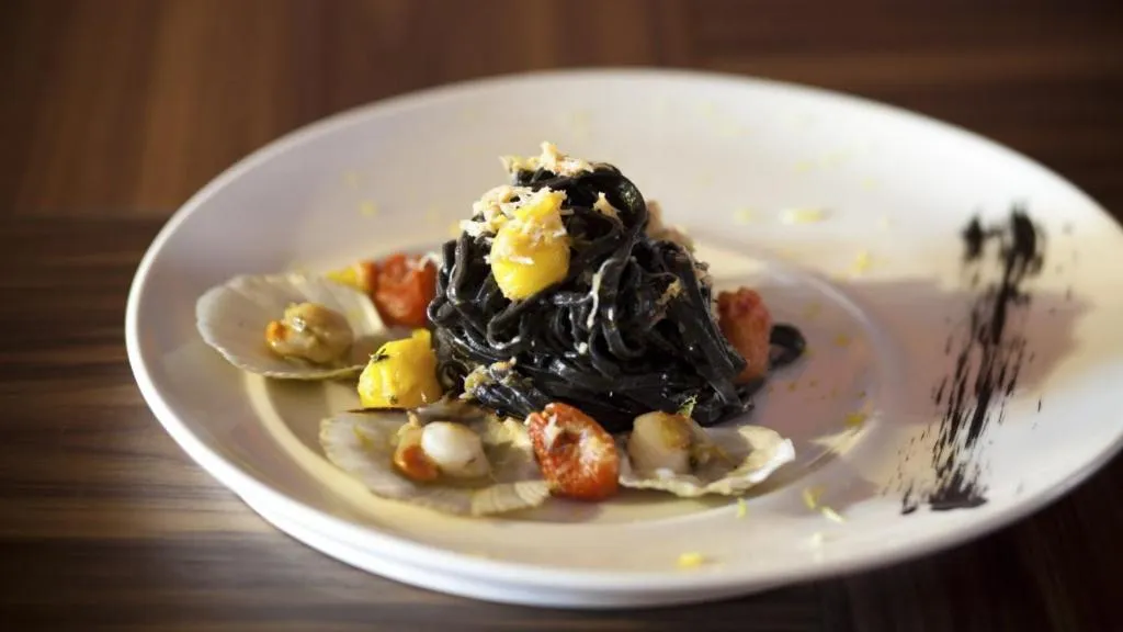 Restaurant/places to eat in Hotel Kristall