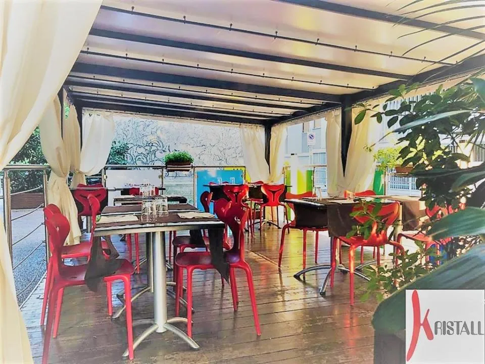 Restaurant/places to eat in Hotel Kristall