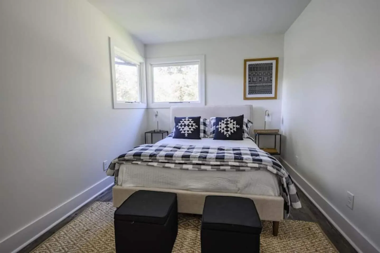 Bed in Gorgeous Renovated Home With Large & Private Lot