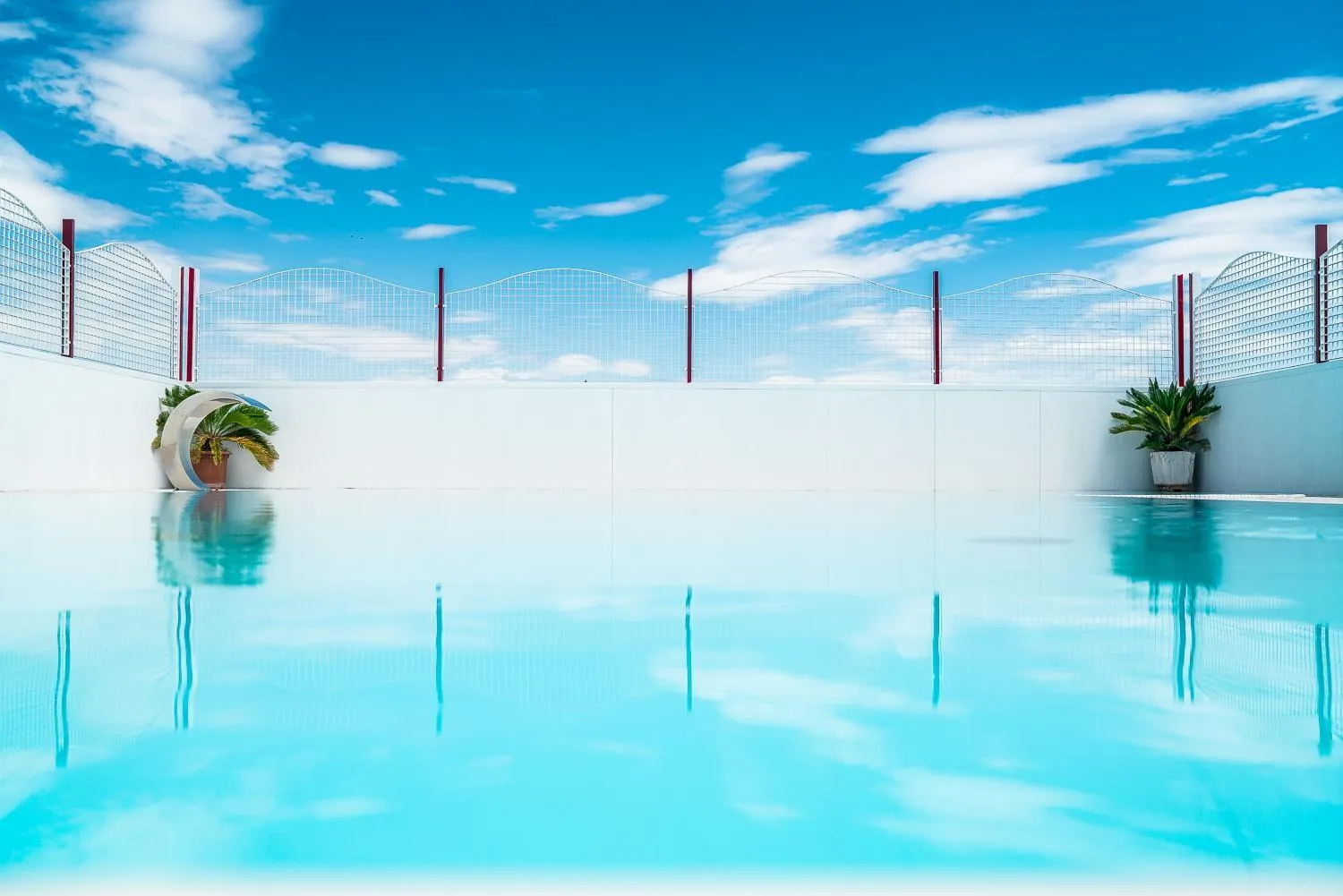 Swimming pool in Hotel Vienna