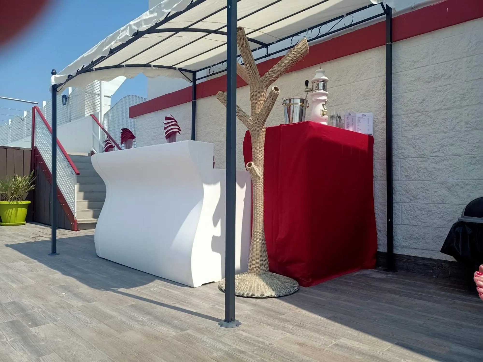 Swimming pool in Hotel Vienna