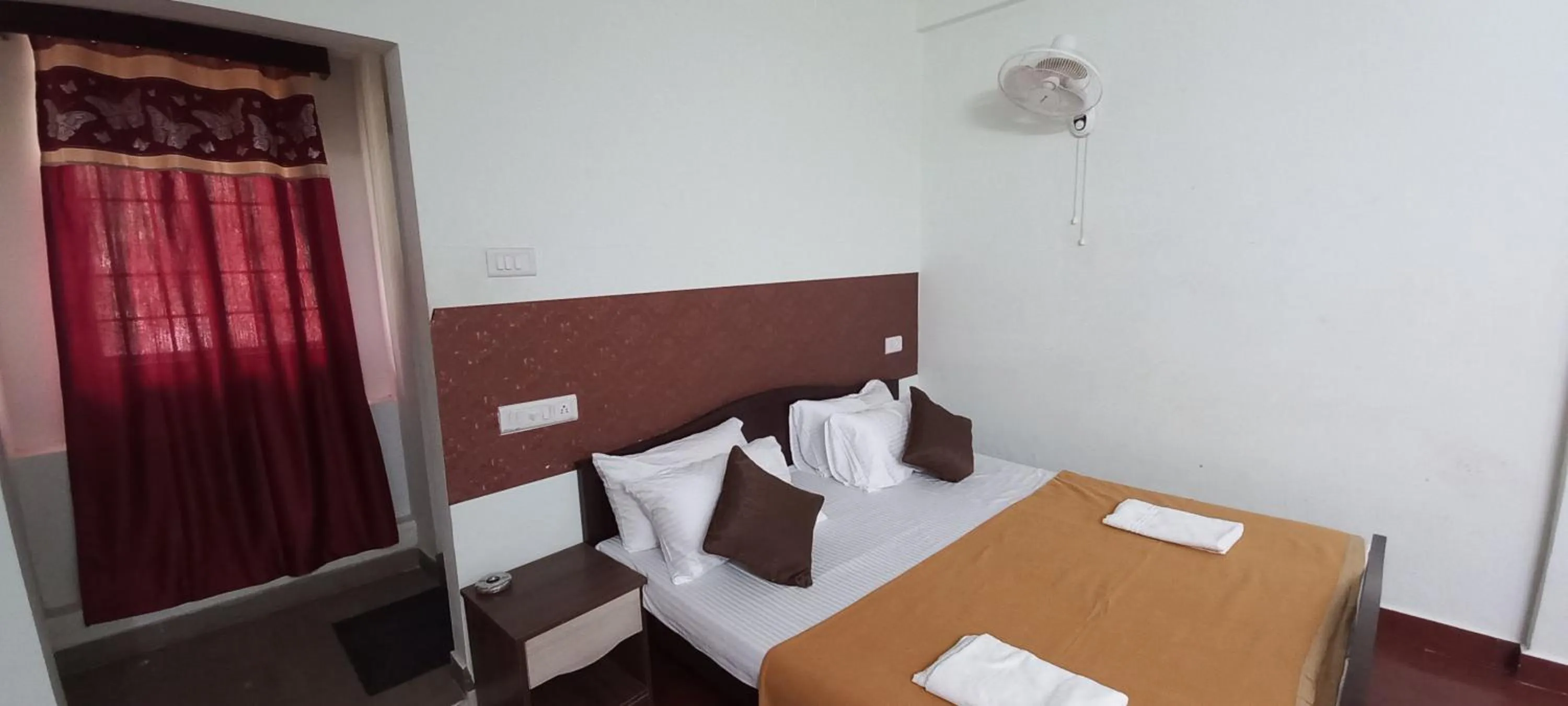 Bed in iSTAYS - Loop Road, Yercaud