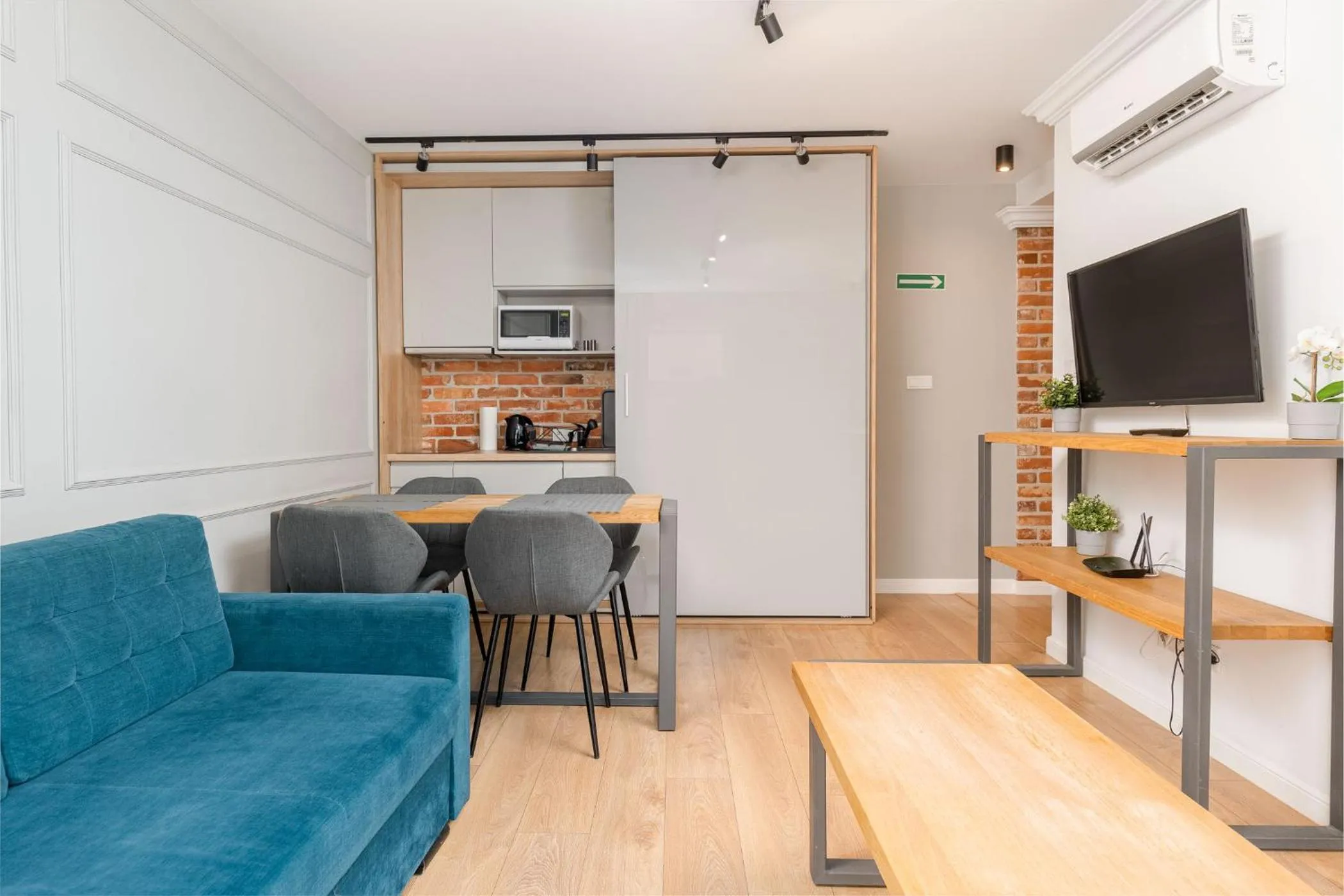TV and multimedia in Saint Florian's Suites - Old Town Luxury Apartments - by Upstairs