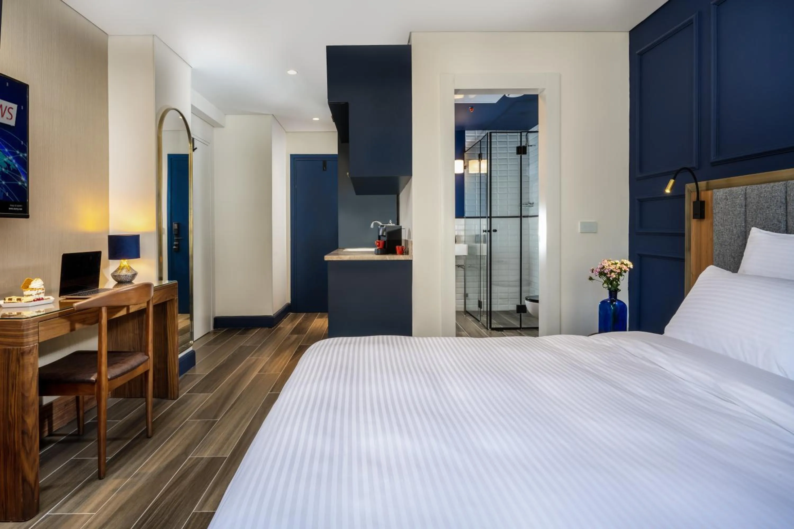 Photo of the whole room, Bed in The David Story Boutique