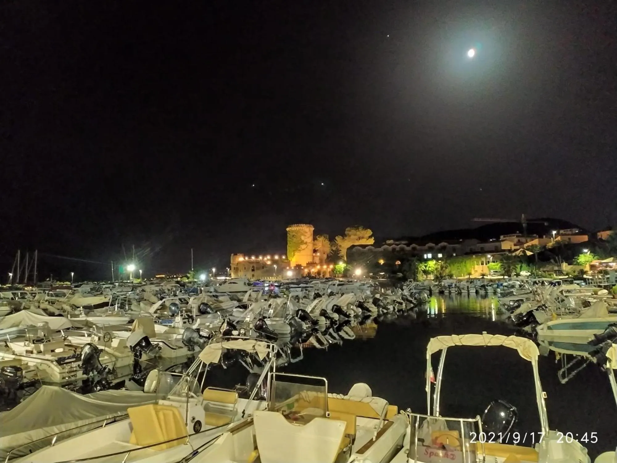 City view in AMUNI' Apartments