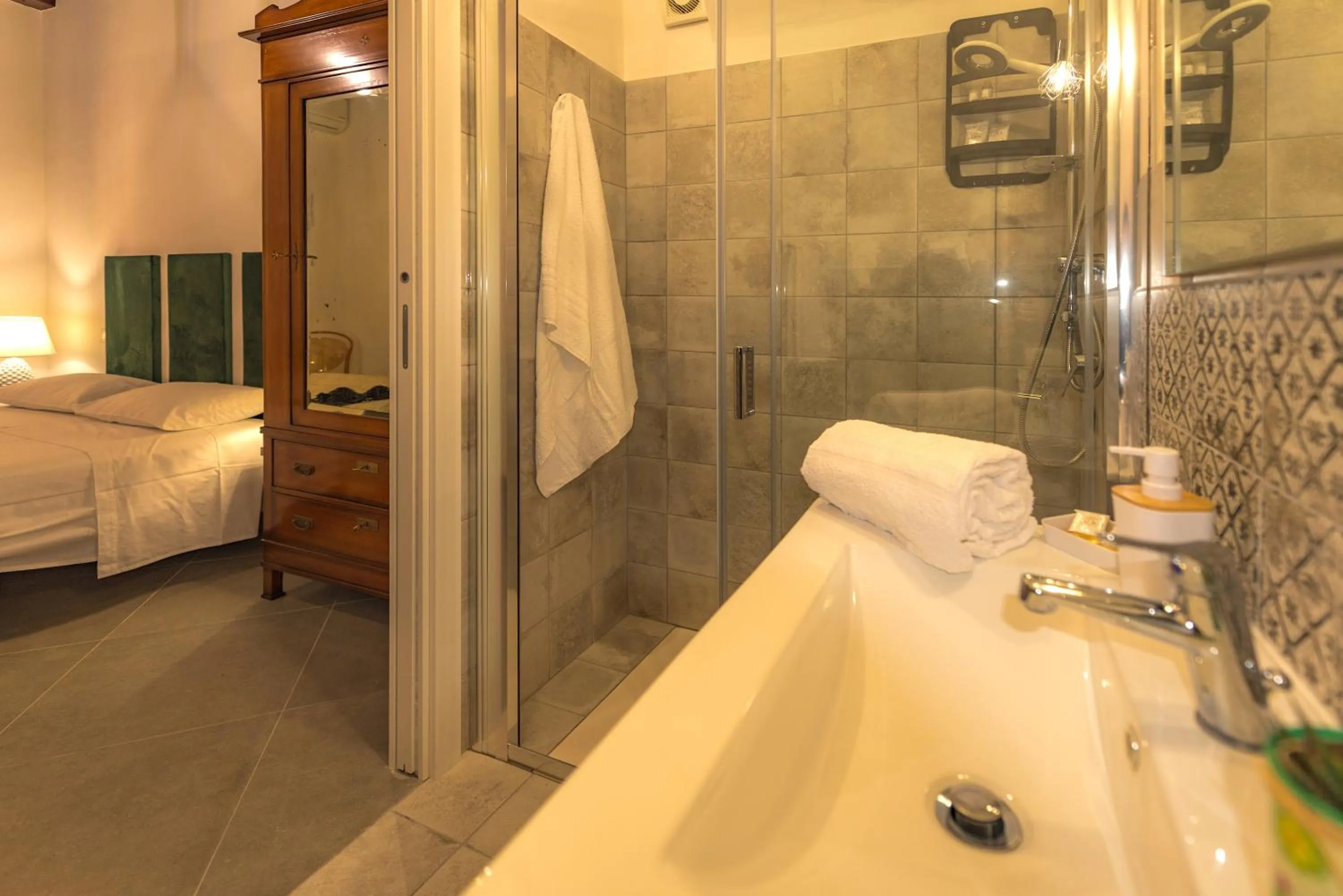 View (from property/room), Bed in AMUNI' Apartments