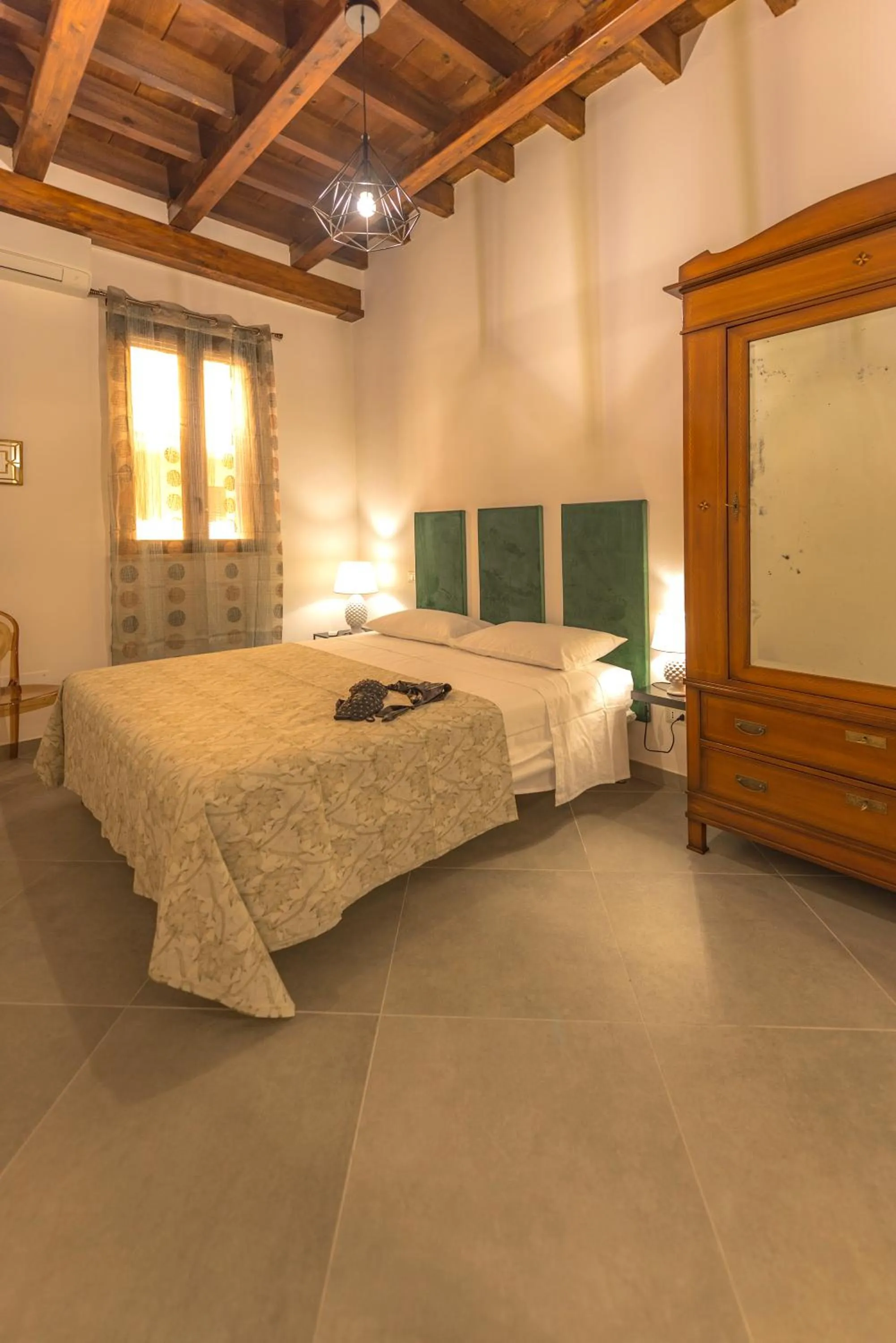 Bedroom, Bed in AMUNI' Apartments