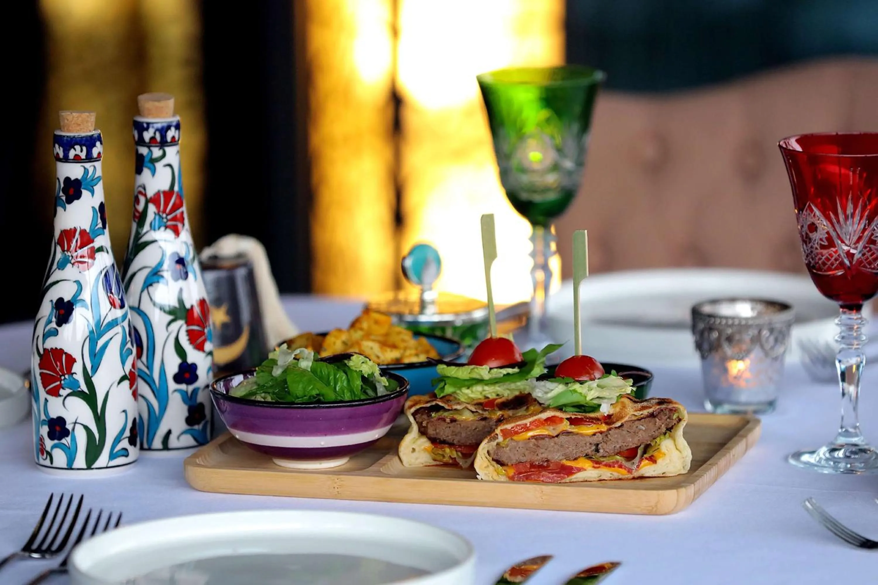 Restaurant/places to eat in Hilton Istanbul Kozyatagi