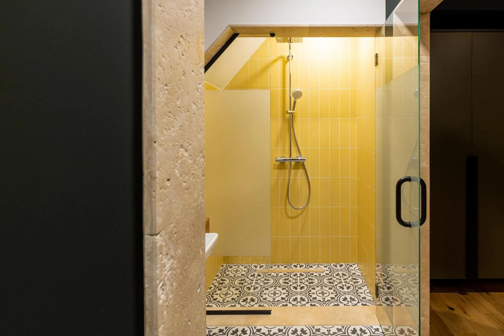 Shower in Boutique Hotel Cocosul de Aur
