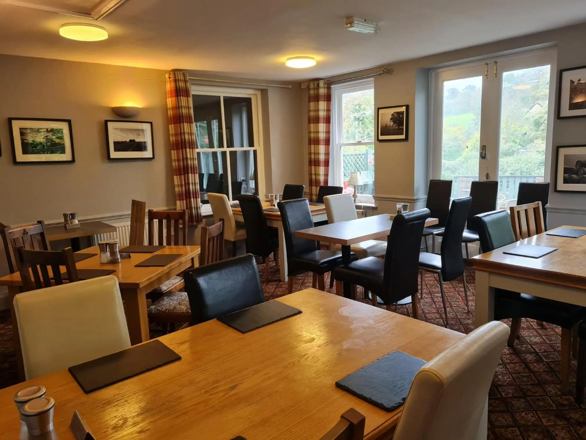 Restaurant/places to eat in The Board Inn - Lealholm
