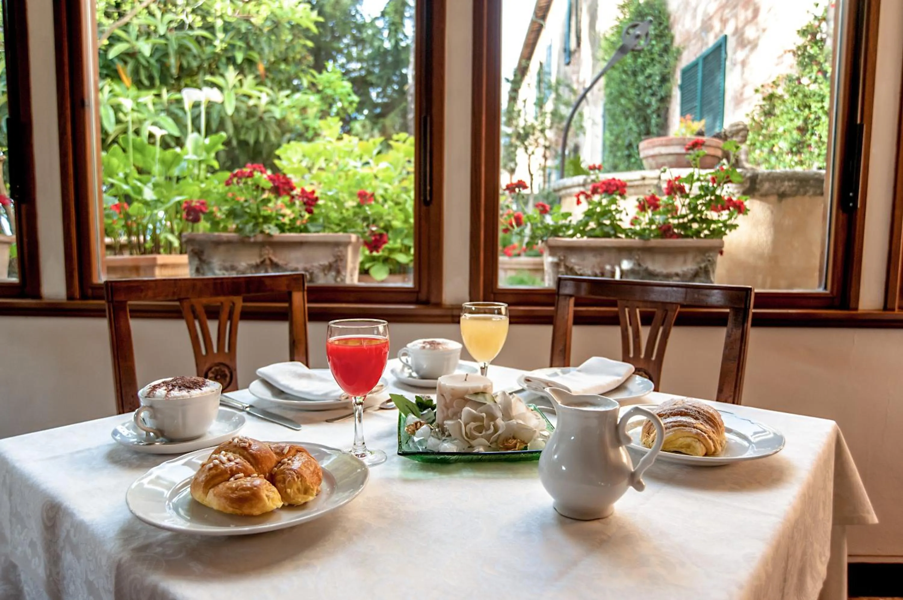Buffet breakfast in Hotel Santa Caterina