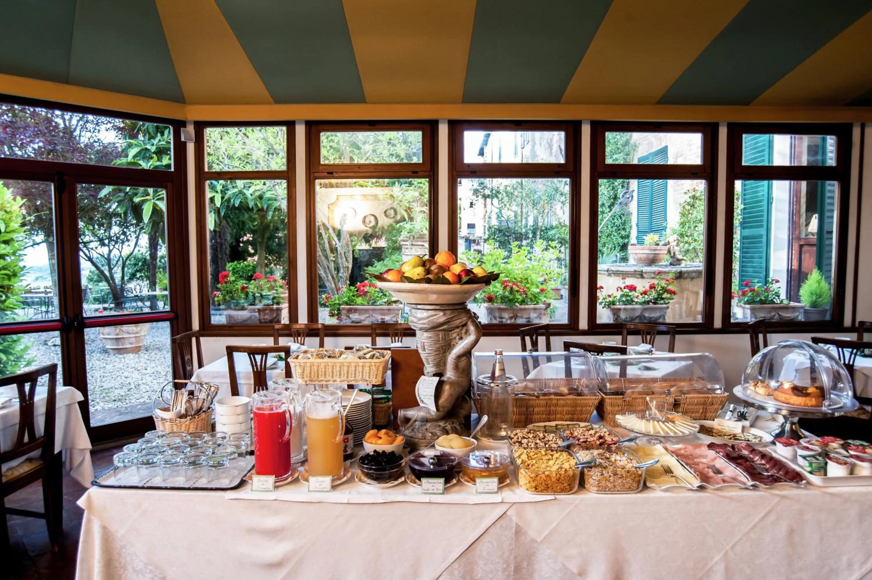 Food and drinks in Hotel Santa Caterina