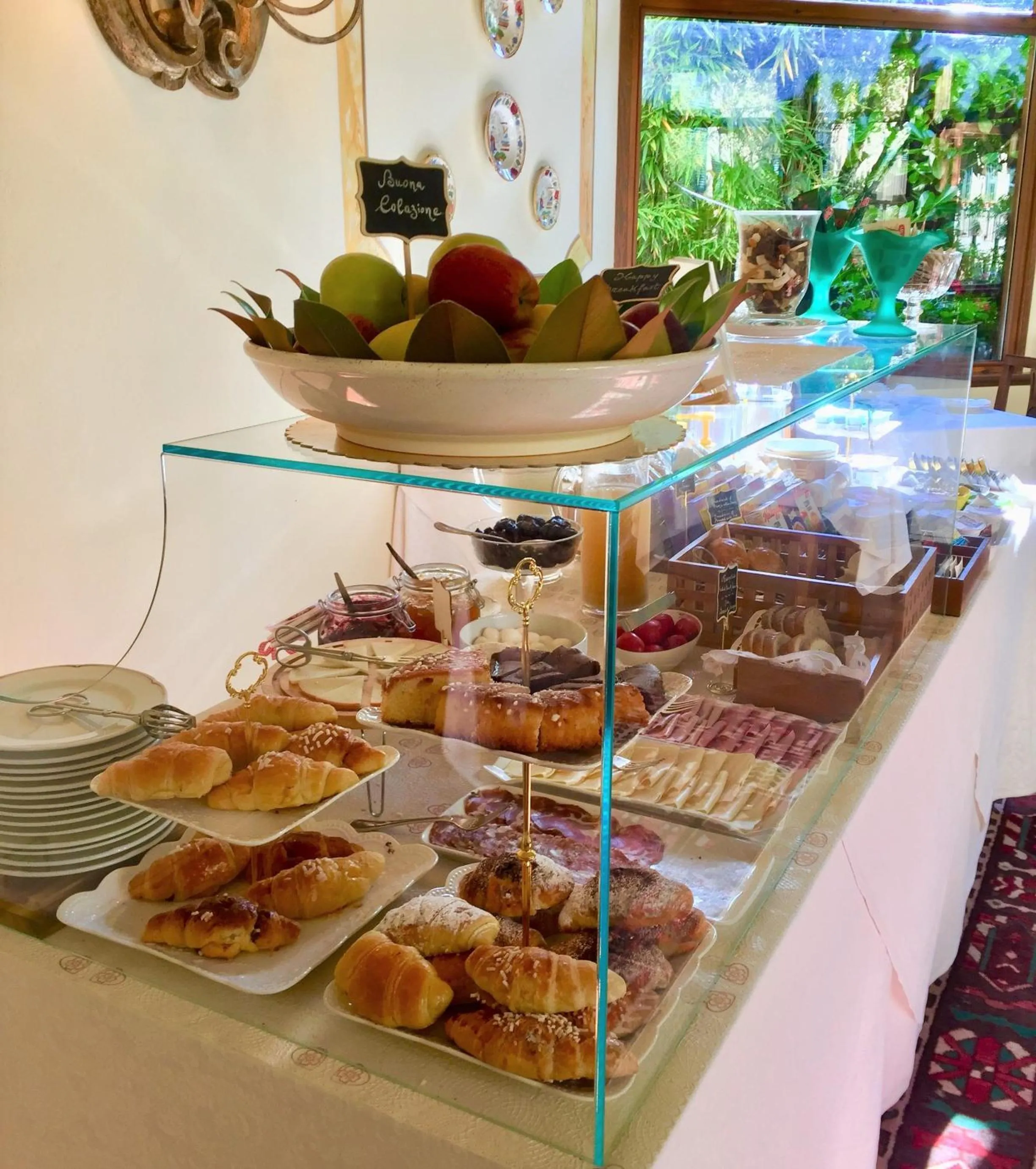 Buffet breakfast in Hotel Santa Caterina