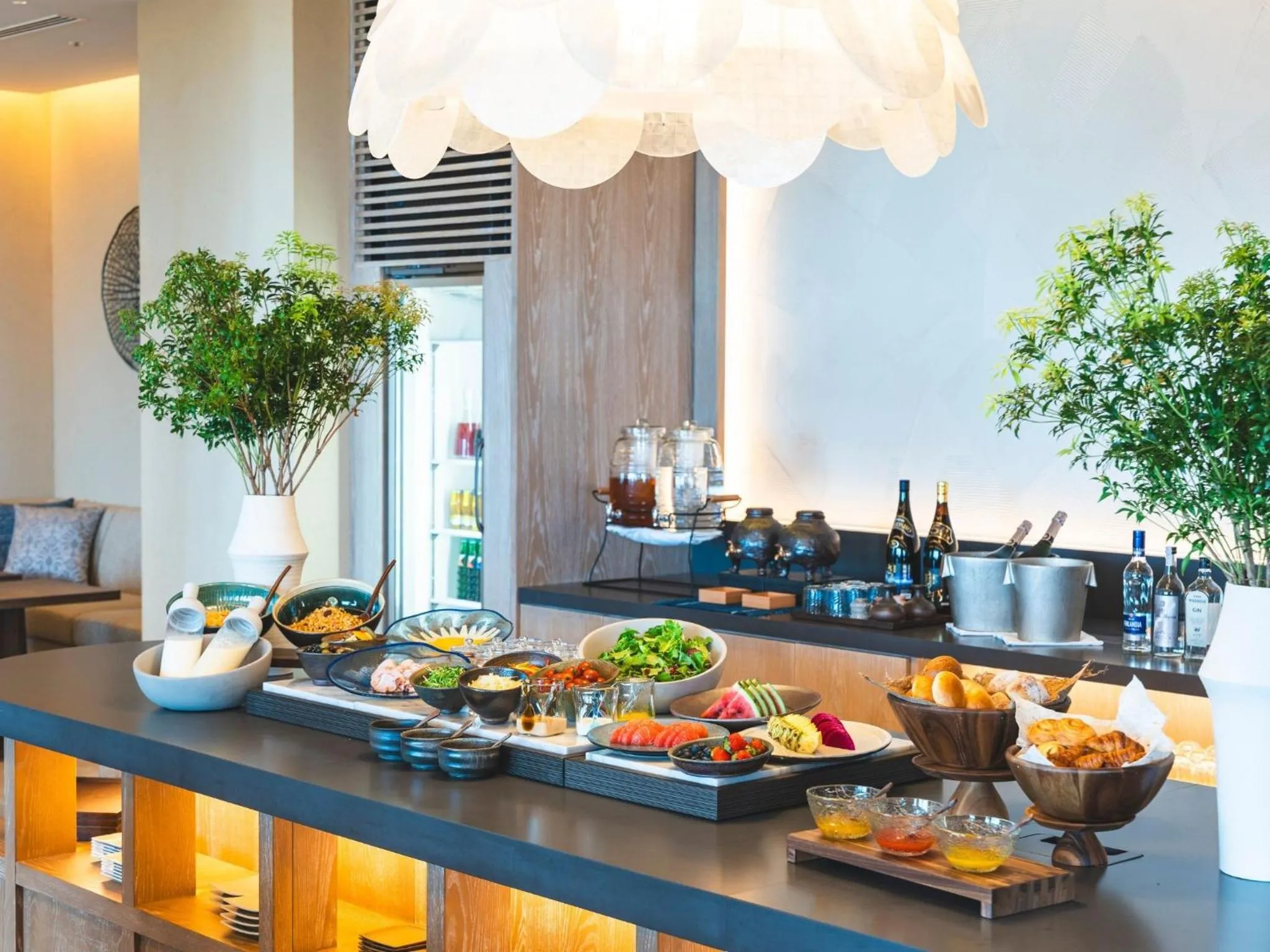 Lounge or bar in The Orion Hotel Motobu Resort & Spa