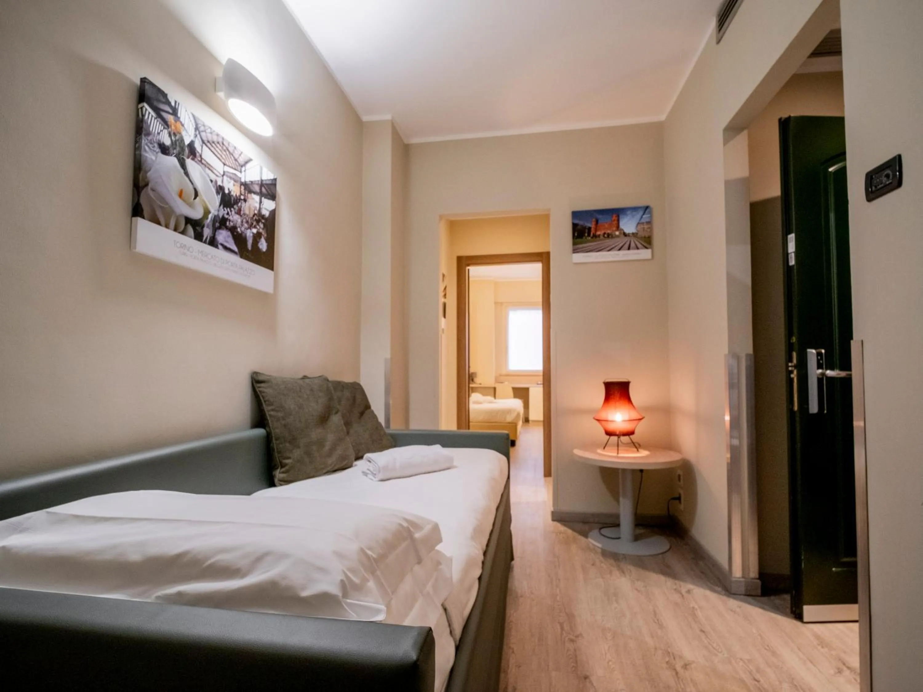 Bed in Best Quality Hotel Gran Mogol