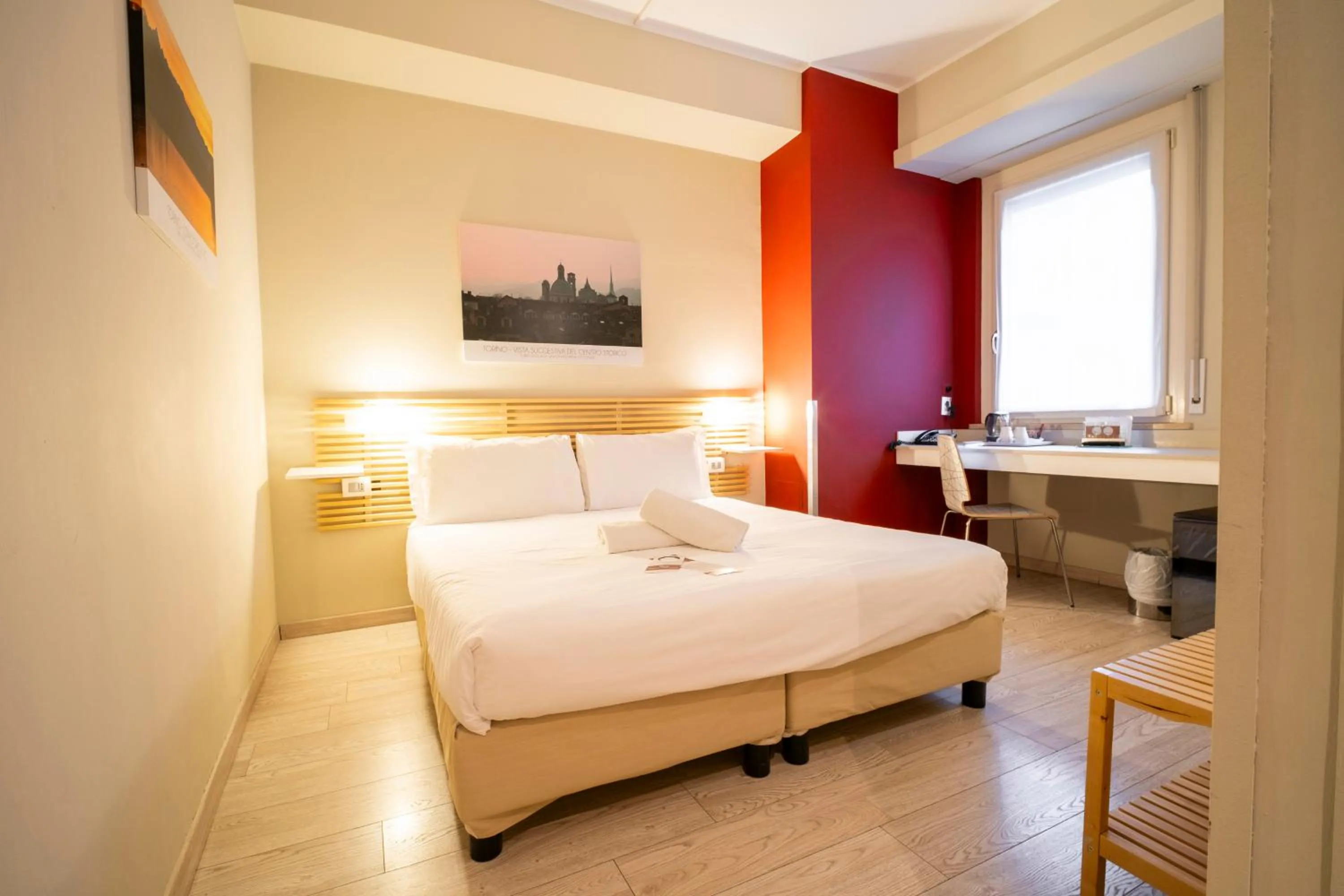 Bed in Best Quality Hotel Gran Mogol