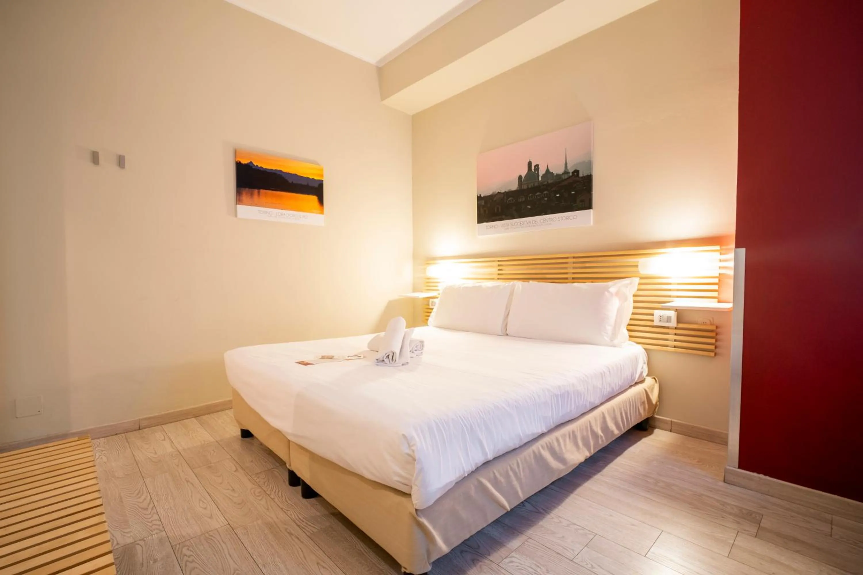 Bed in Best Quality Hotel Gran Mogol