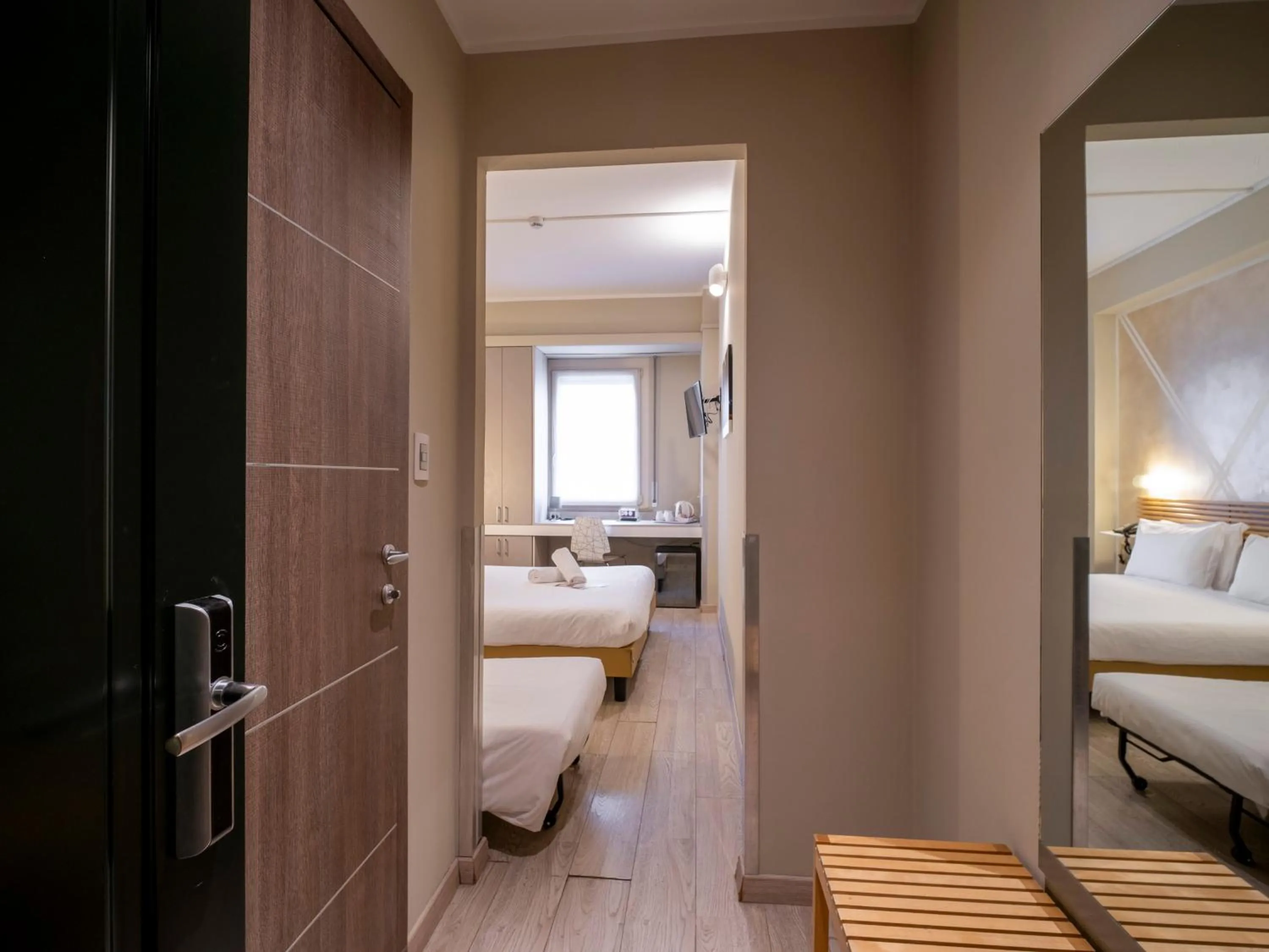 Bed in Best Quality Hotel Gran Mogol