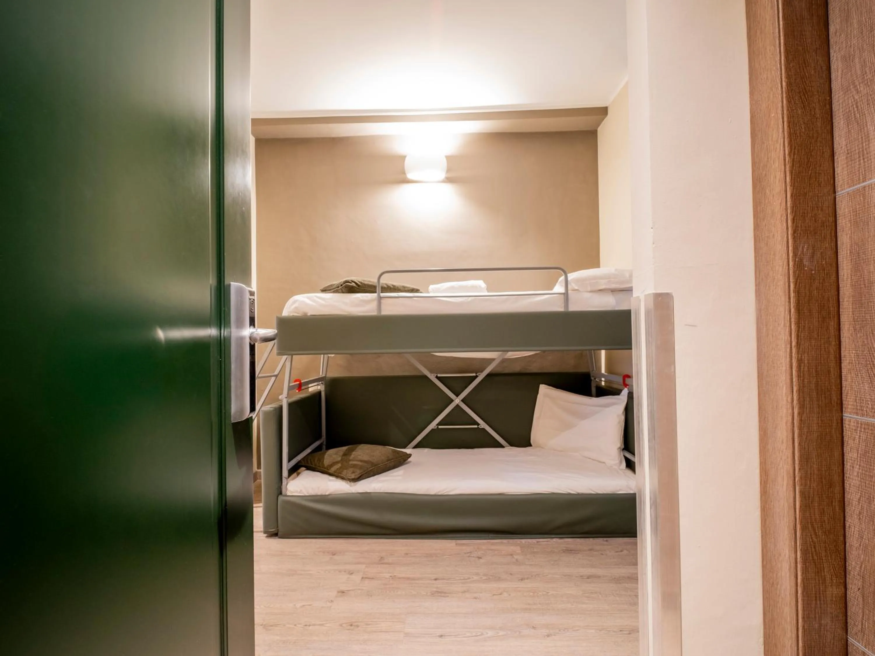 Bed in Best Quality Hotel Gran Mogol