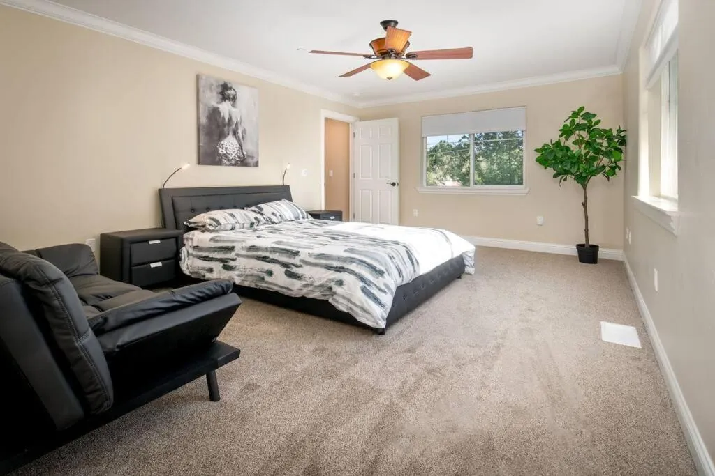 Photo of the whole room, Bed in New Luxury 5BR Cabin in Pine Mountain Lake! 1 Minute to Beach! Massage Chair! Close to Yosemite! Perfect for Retreats and Escapes All Seasons!