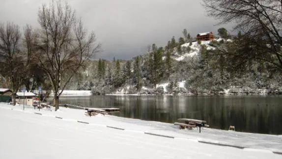 New Luxury 5BR Cabin in Pine Mountain Lake! 1 Minute to Beach! Massage Chair! Close to Yosemite! Perfect for Retreats and Escapes All Seasons!