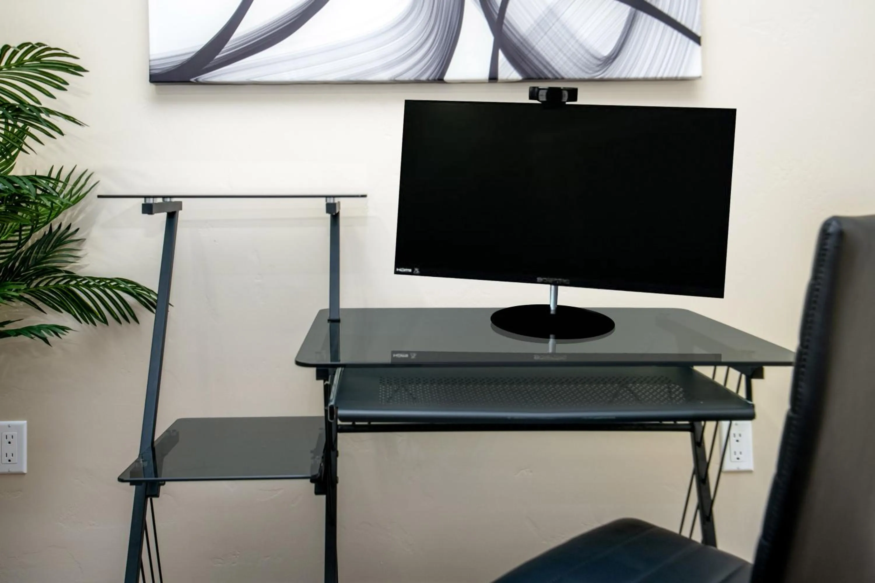 Business facilities in New Luxury 5BR Cabin in Pine Mountain Lake! 1 Minute to Beach! Massage Chair! Close to Yosemite! Perfect for Retreats and Escapes All Seasons!