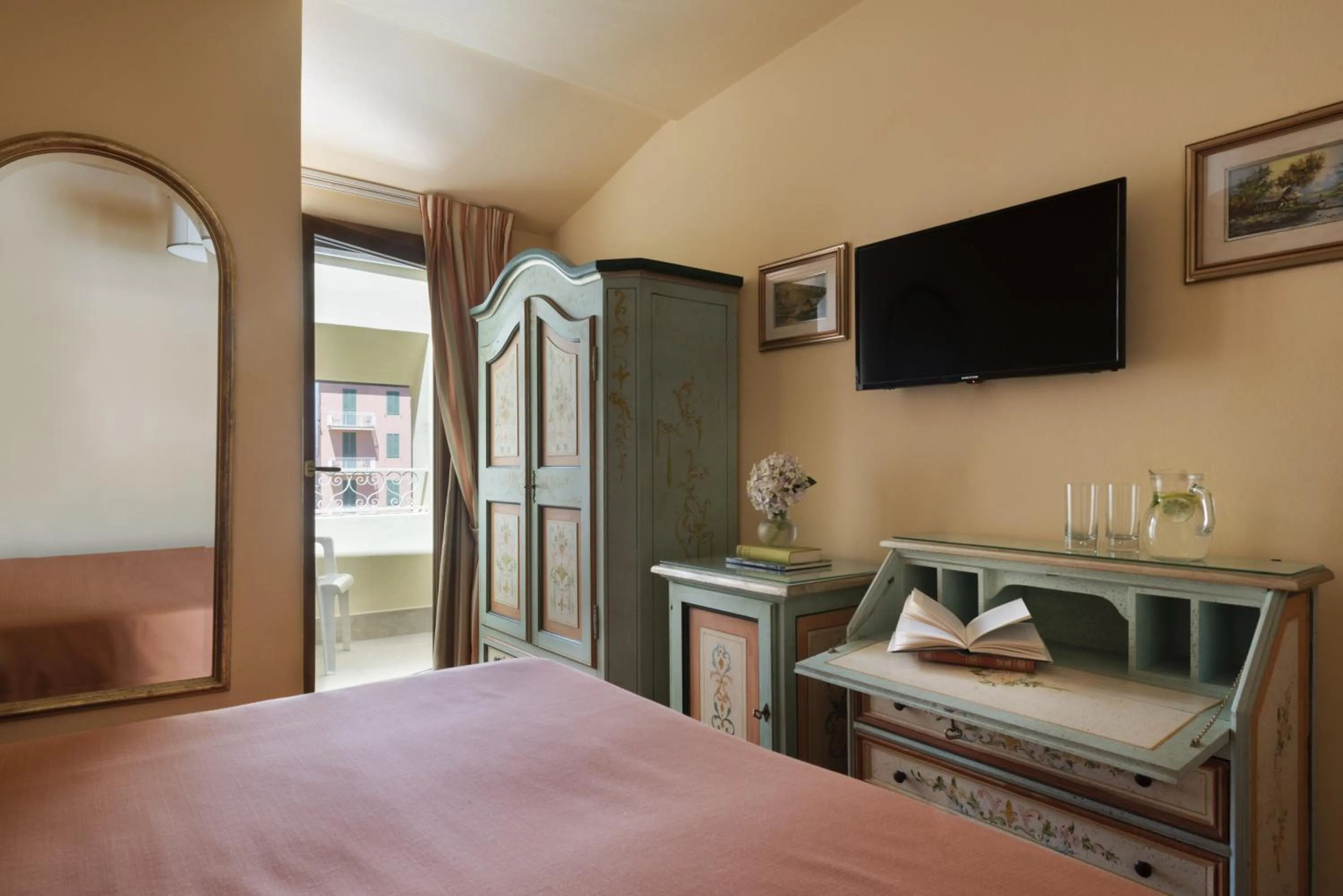 Bedroom, Bed in Hotel Parma e Oriente Wellness & Spa
