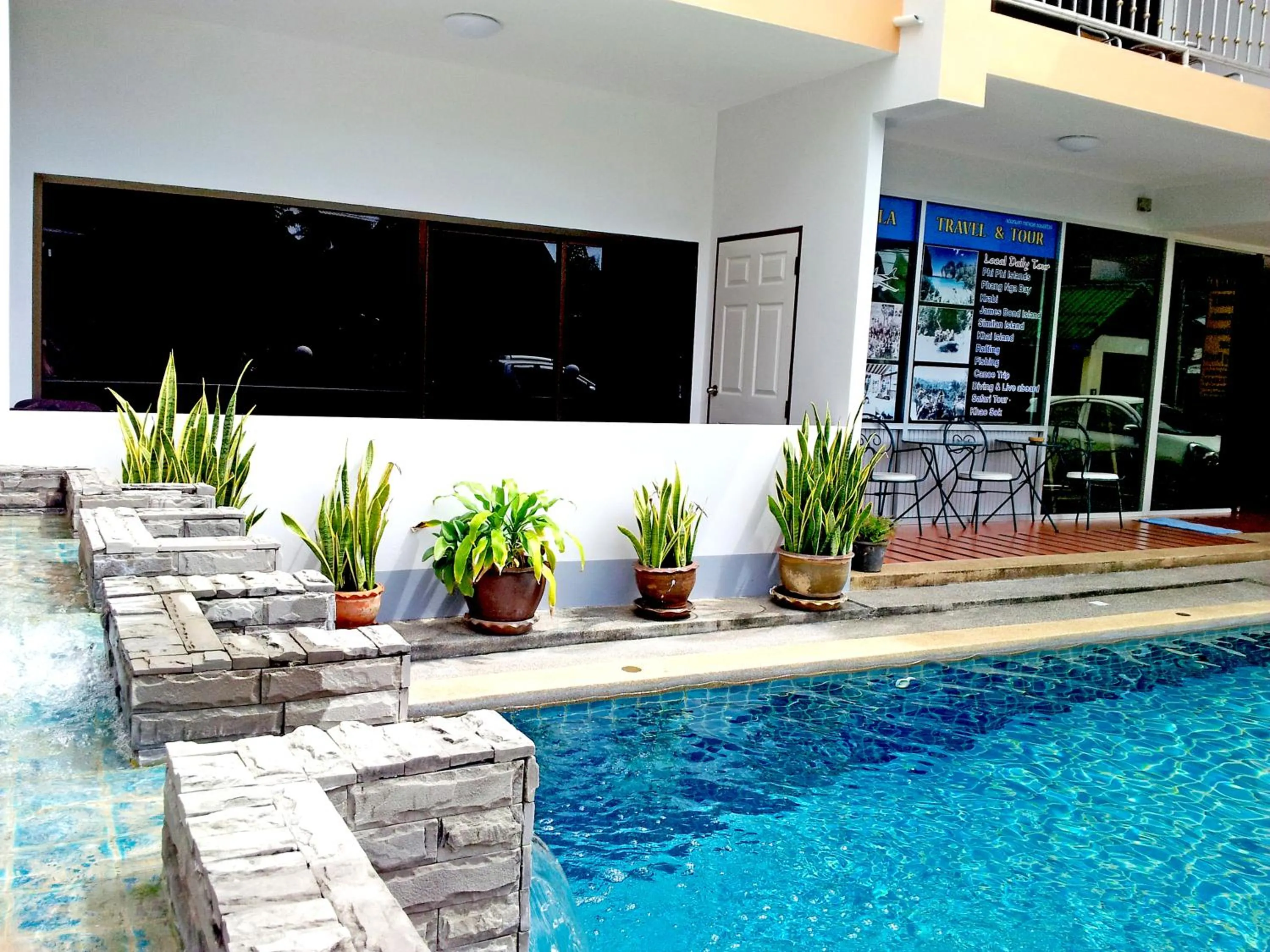 Patio in Deng's kamala beach Guesthouse