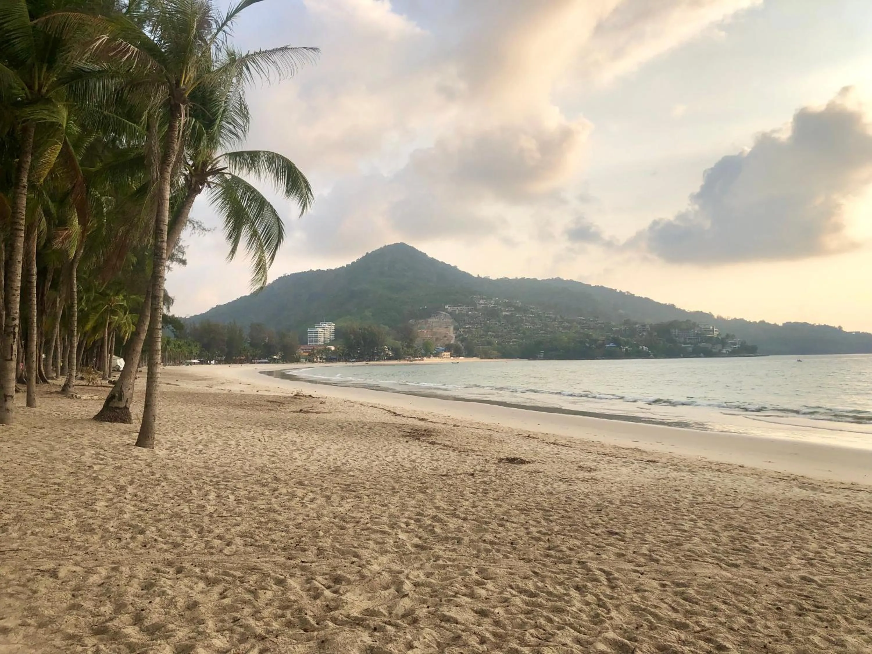 Beach in Deng's kamala beach Guesthouse