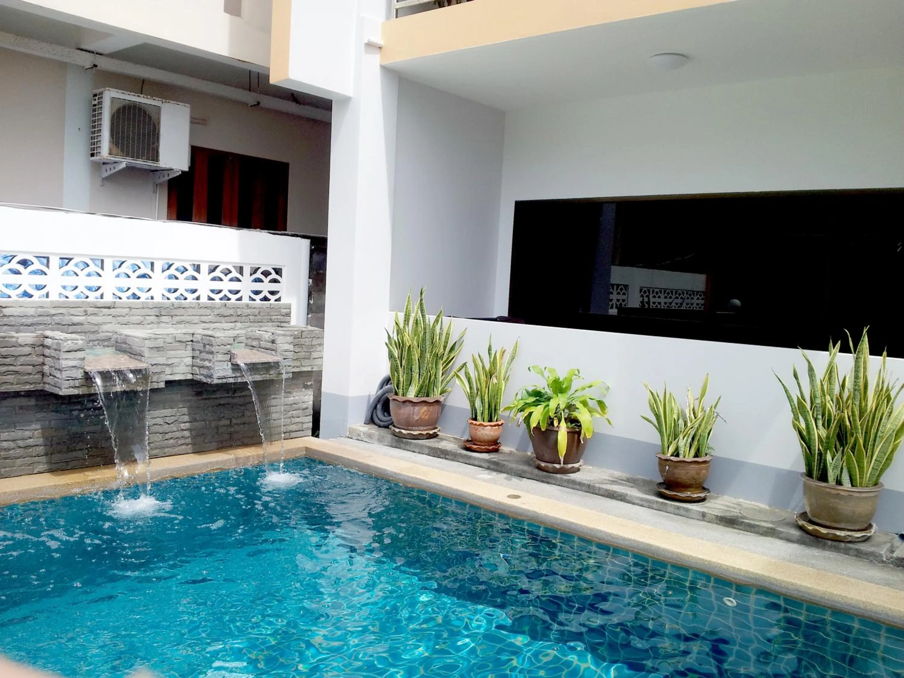 Balcony/Terrace in Deng's kamala beach Guesthouse