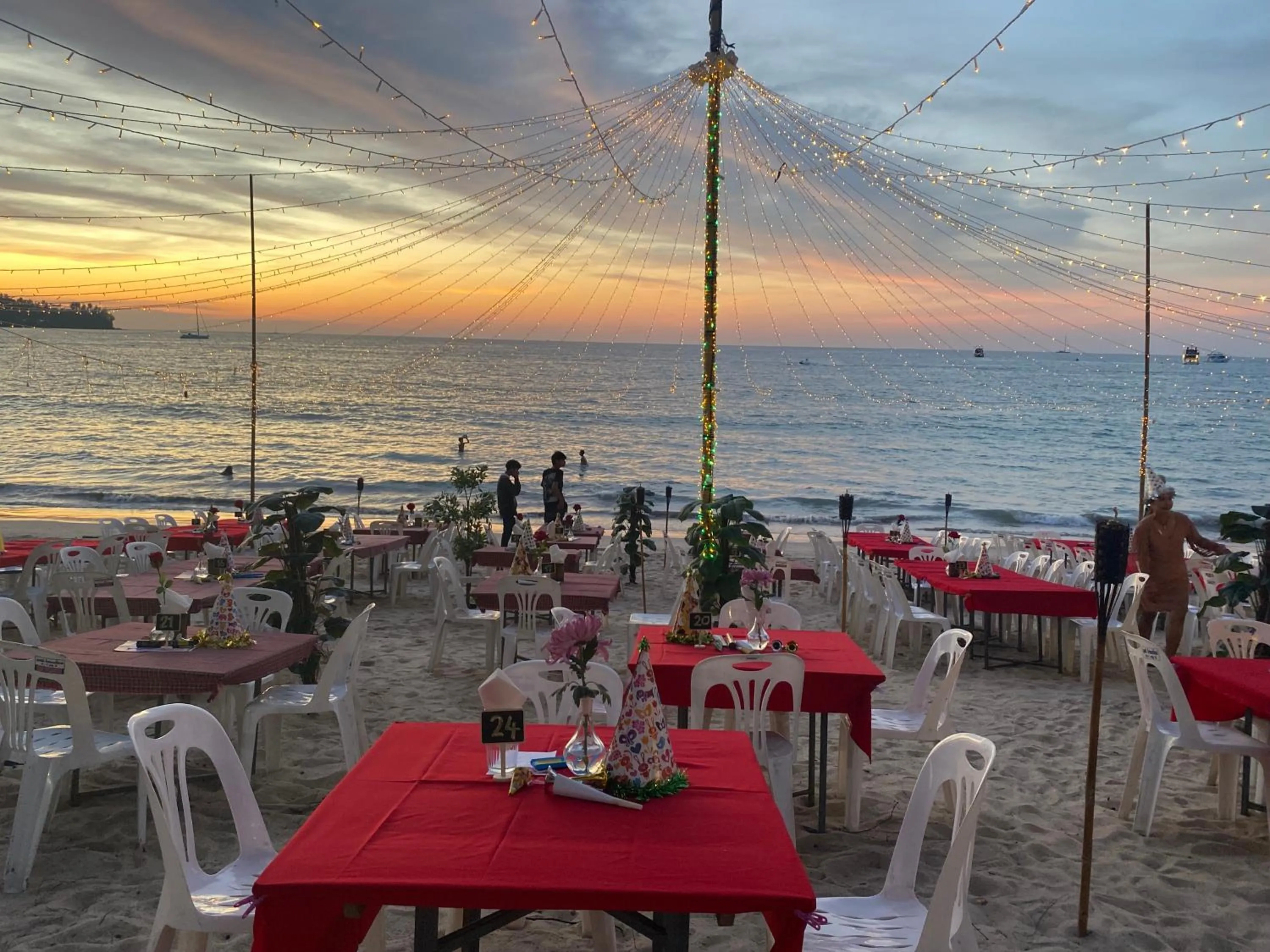 Restaurant/places to eat in Deng's kamala beach Guesthouse